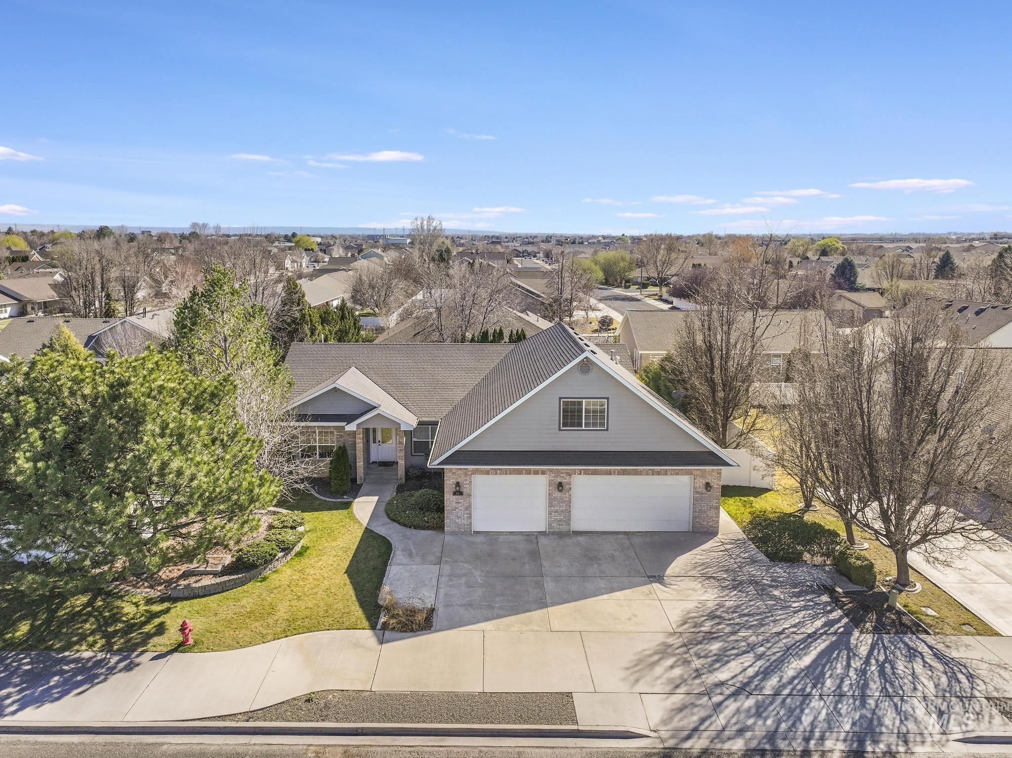 381 Federation Road, Twin Falls, Idaho 83301, 5 Bedrooms, 3 Bathrooms, Residential For Sale, Price $579,000,MLS 98978882