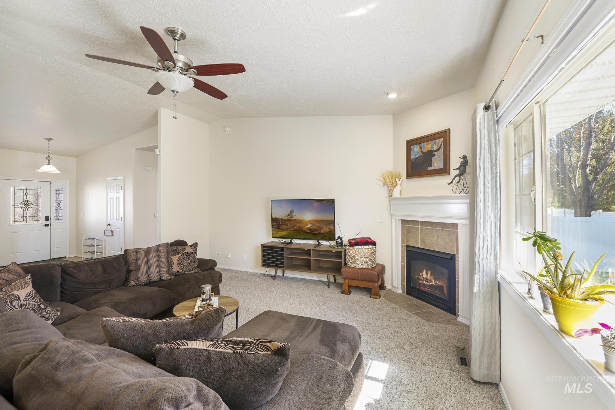 381 Federation Road, Twin Falls, Idaho 83301, 5 Bedrooms, 3 Bathrooms, Residential For Sale, Price $579,000,MLS 98978882