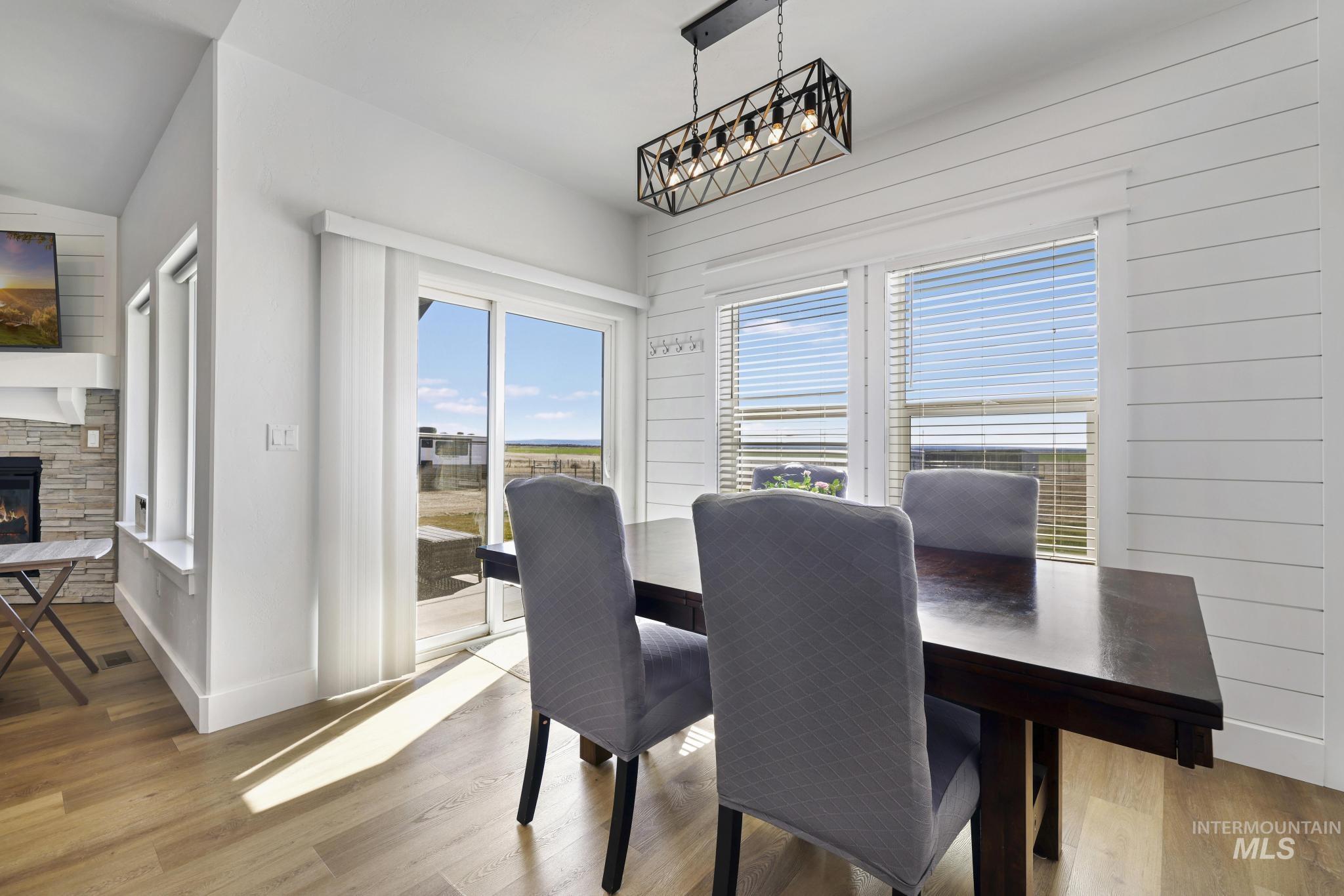 253 Mariposa Cir, Shoshone, Idaho 83352, 3 Bedrooms, 2 Bathrooms, Residential For Sale, Price $449,990,MLS 98978883