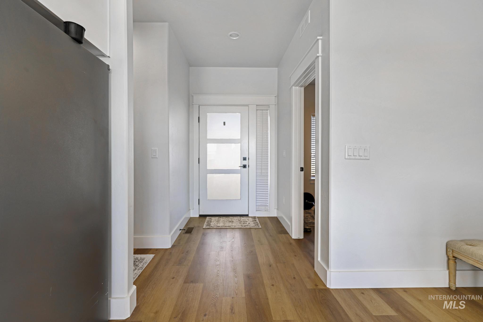 253 Mariposa Cir, Shoshone, Idaho 83352, 3 Bedrooms, 2 Bathrooms, Residential For Sale, Price $449,990,MLS 98978883