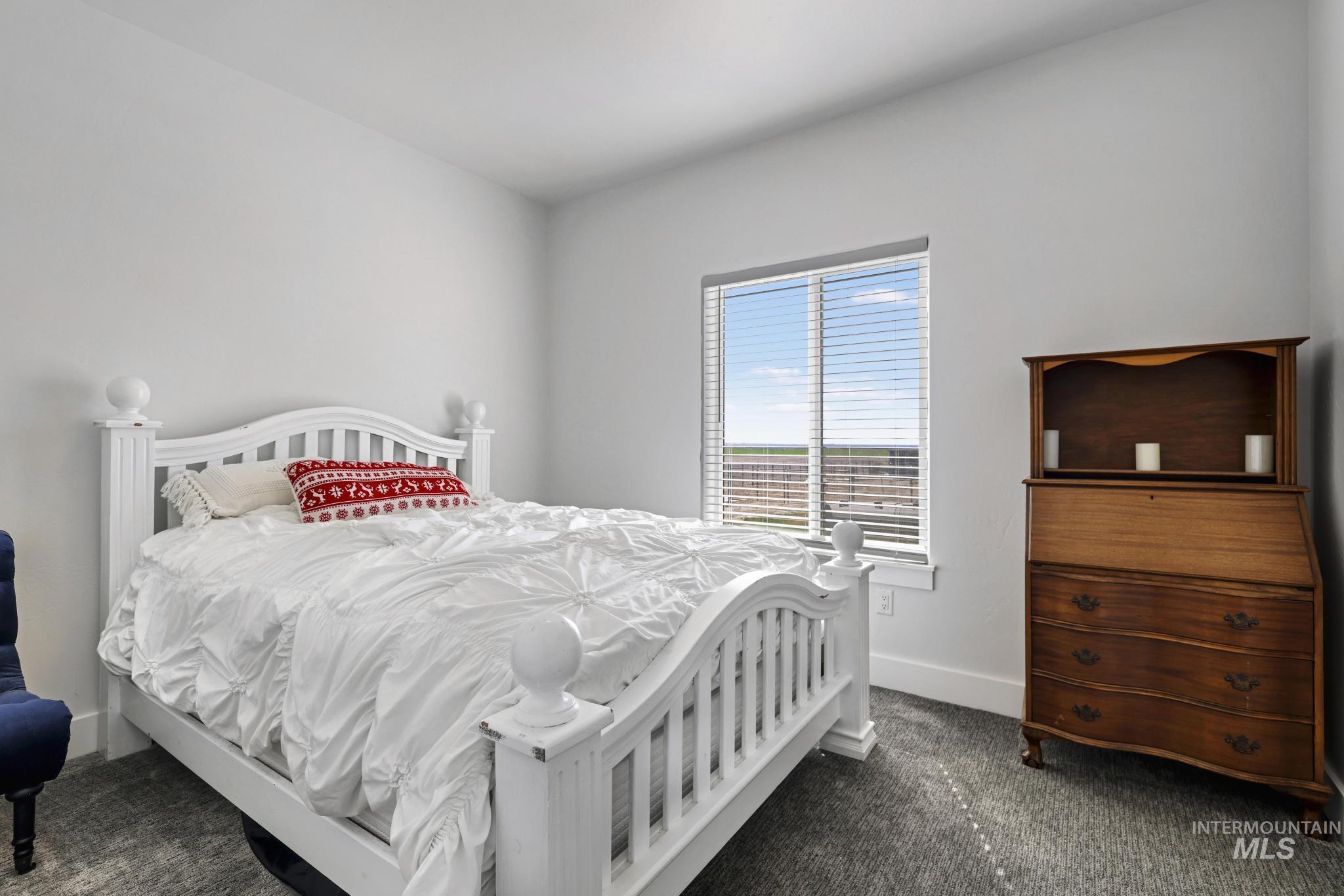 253 Mariposa Cir, Shoshone, Idaho 83352, 3 Bedrooms, 2 Bathrooms, Residential For Sale, Price $449,990,MLS 98978883