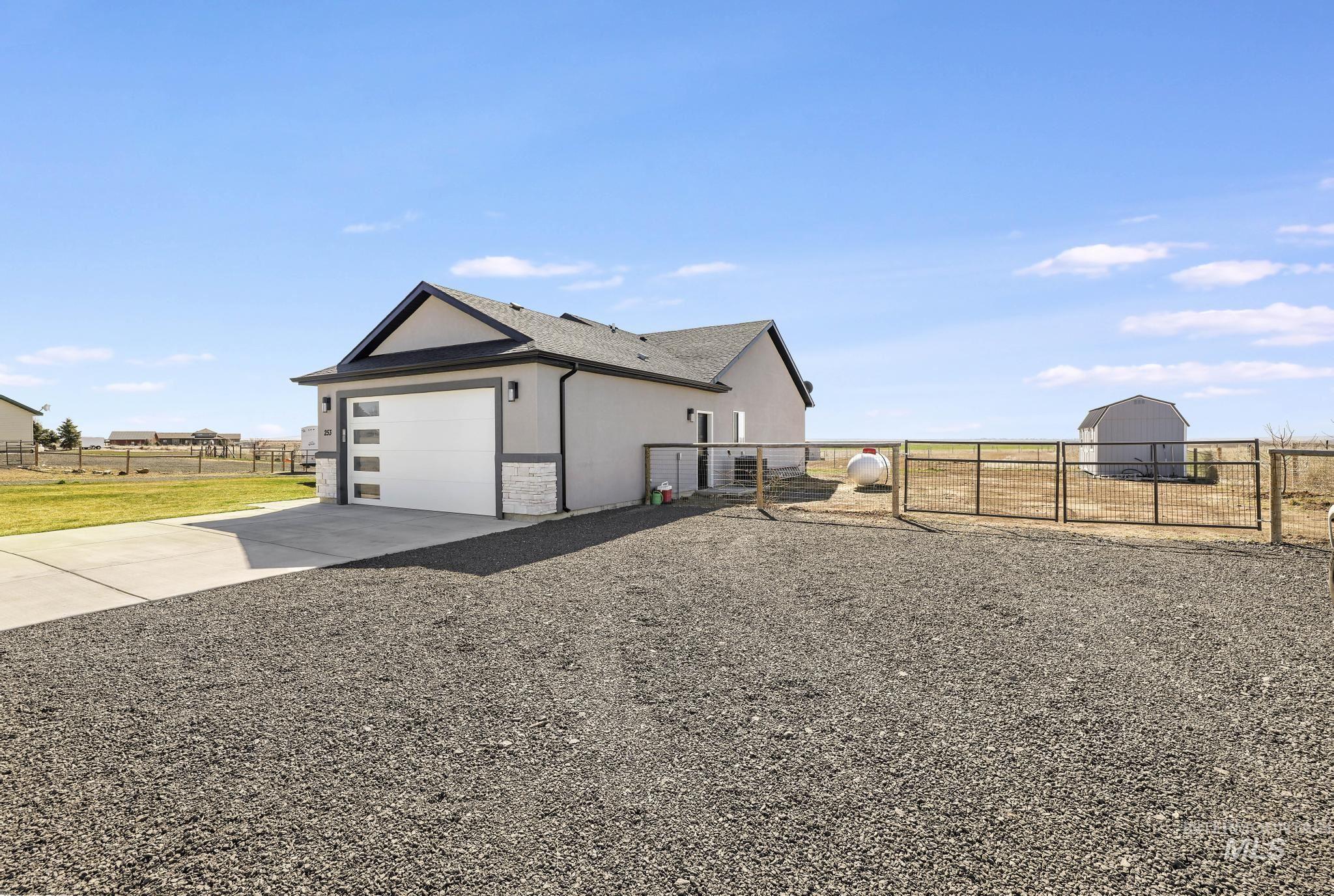 253 Mariposa Cir, Shoshone, Idaho 83352, 3 Bedrooms, 2 Bathrooms, Residential For Sale, Price $449,990,MLS 98978883