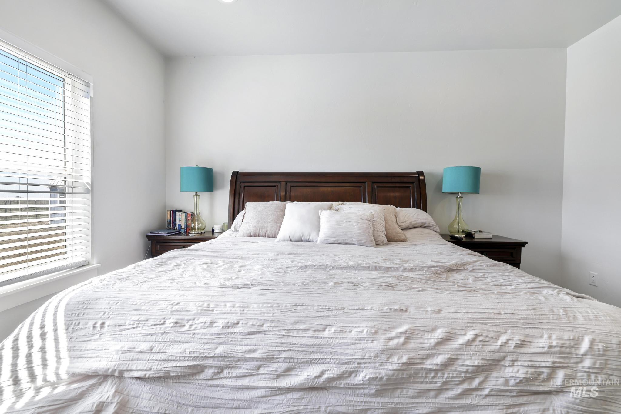 253 Mariposa Cir, Shoshone, Idaho 83352, 3 Bedrooms, 2 Bathrooms, Residential For Sale, Price $449,990,MLS 98978883