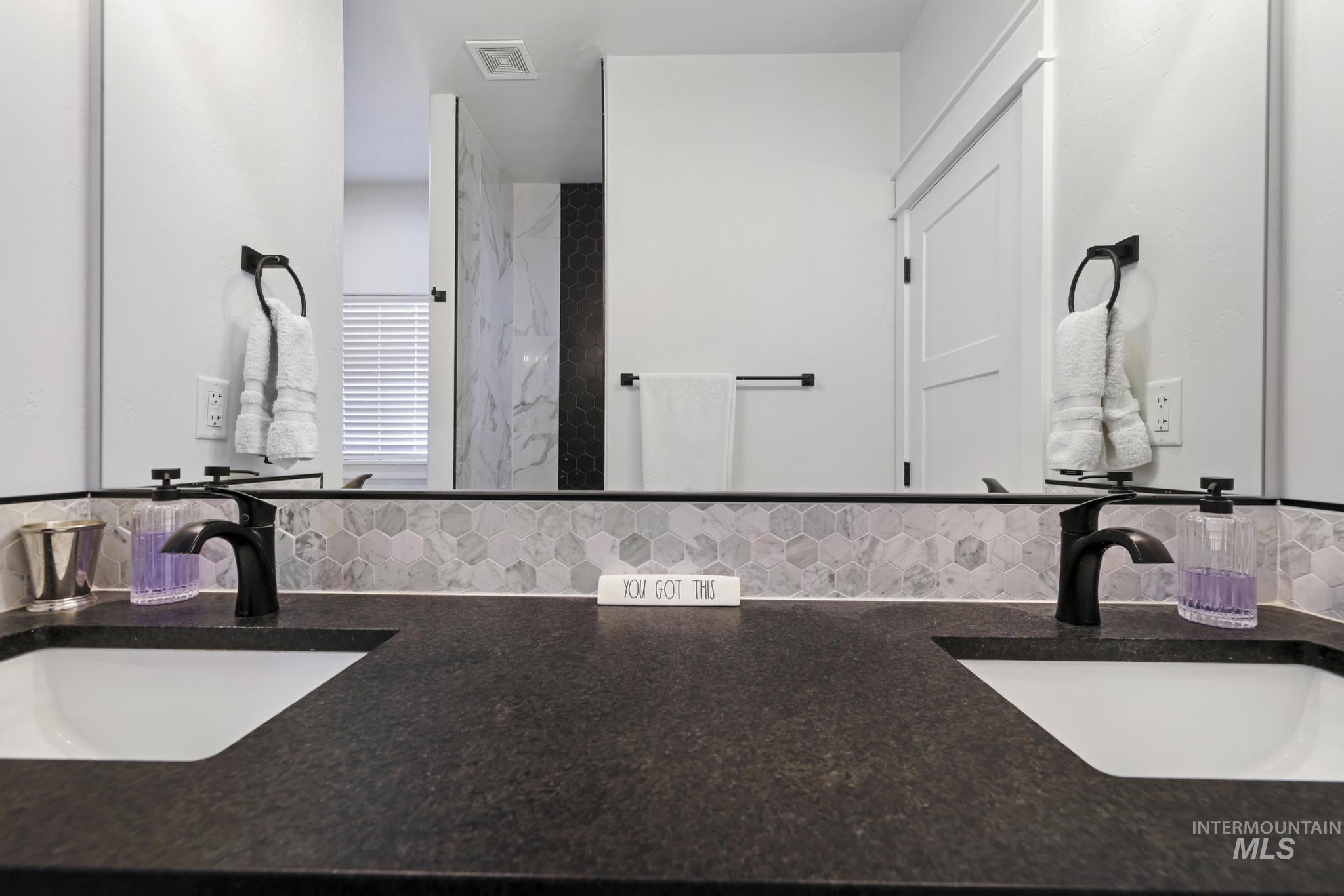 253 Mariposa Cir, Shoshone, Idaho 83352, 3 Bedrooms, 2 Bathrooms, Residential For Sale, Price $449,990,MLS 98978883