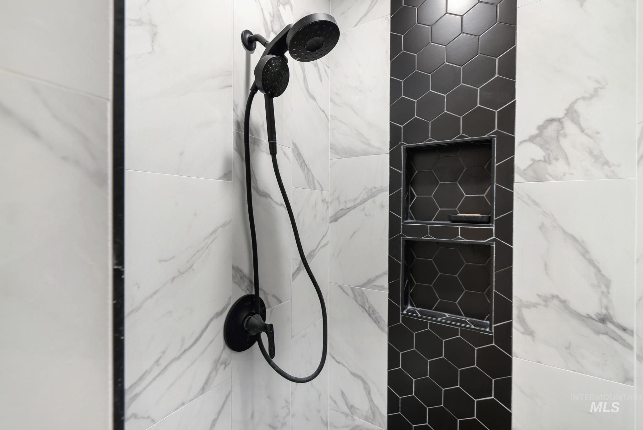 253 Mariposa Cir, Shoshone, Idaho 83352, 3 Bedrooms, 2 Bathrooms, Residential For Sale, Price $449,990,MLS 98978883