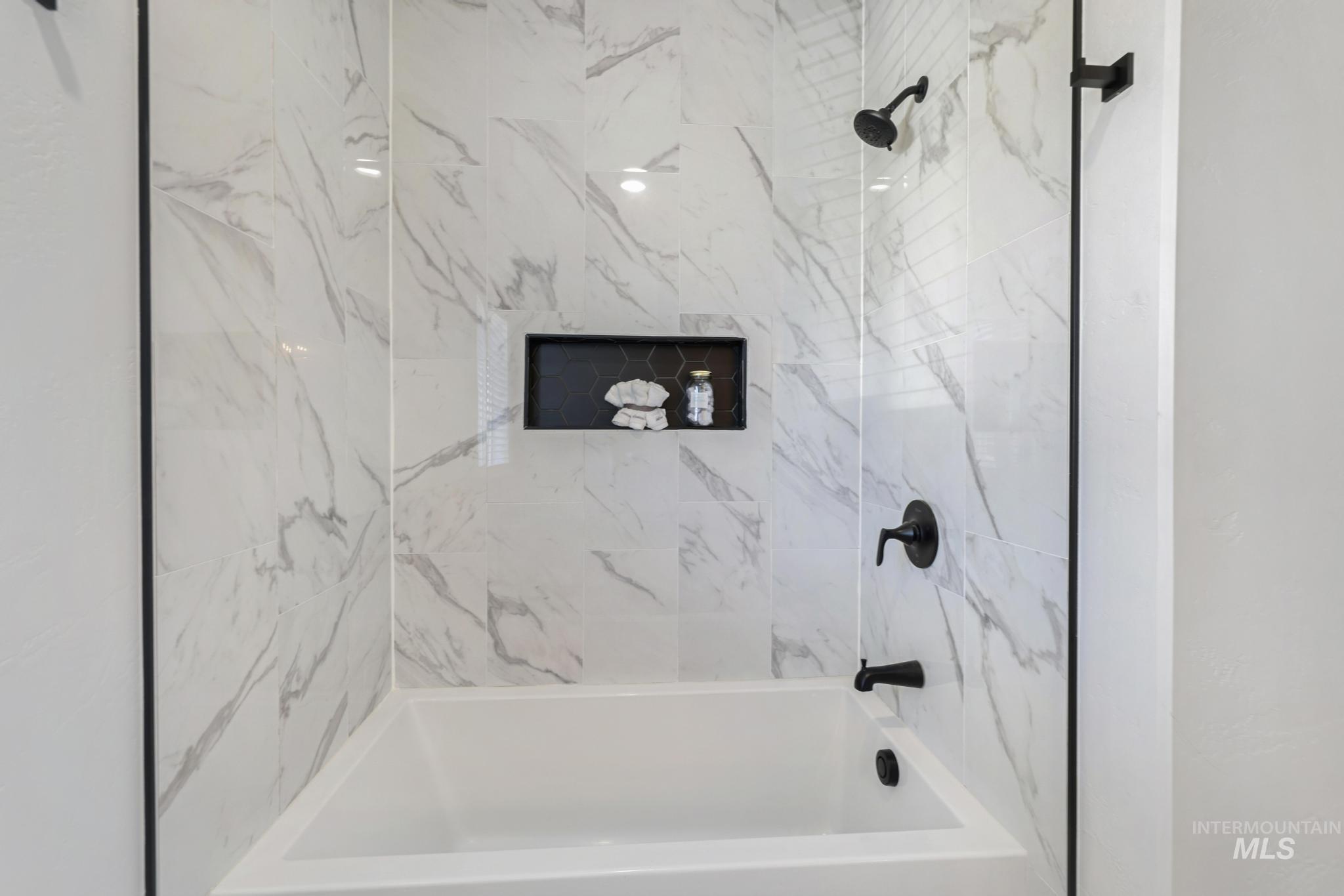 253 Mariposa Cir, Shoshone, Idaho 83352, 3 Bedrooms, 2 Bathrooms, Residential For Sale, Price $449,990,MLS 98978883