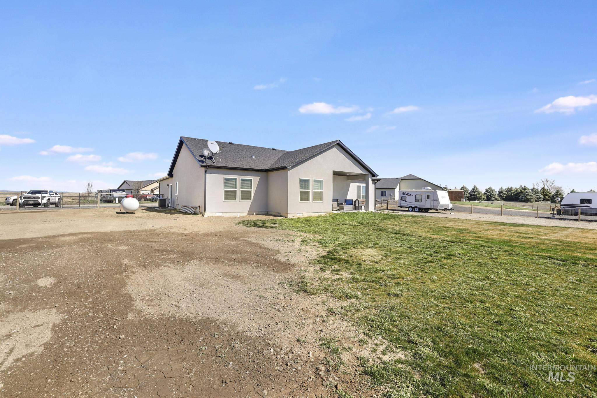 253 Mariposa Cir, Shoshone, Idaho 83352, 3 Bedrooms, 2 Bathrooms, Residential For Sale, Price $449,990,MLS 98978883