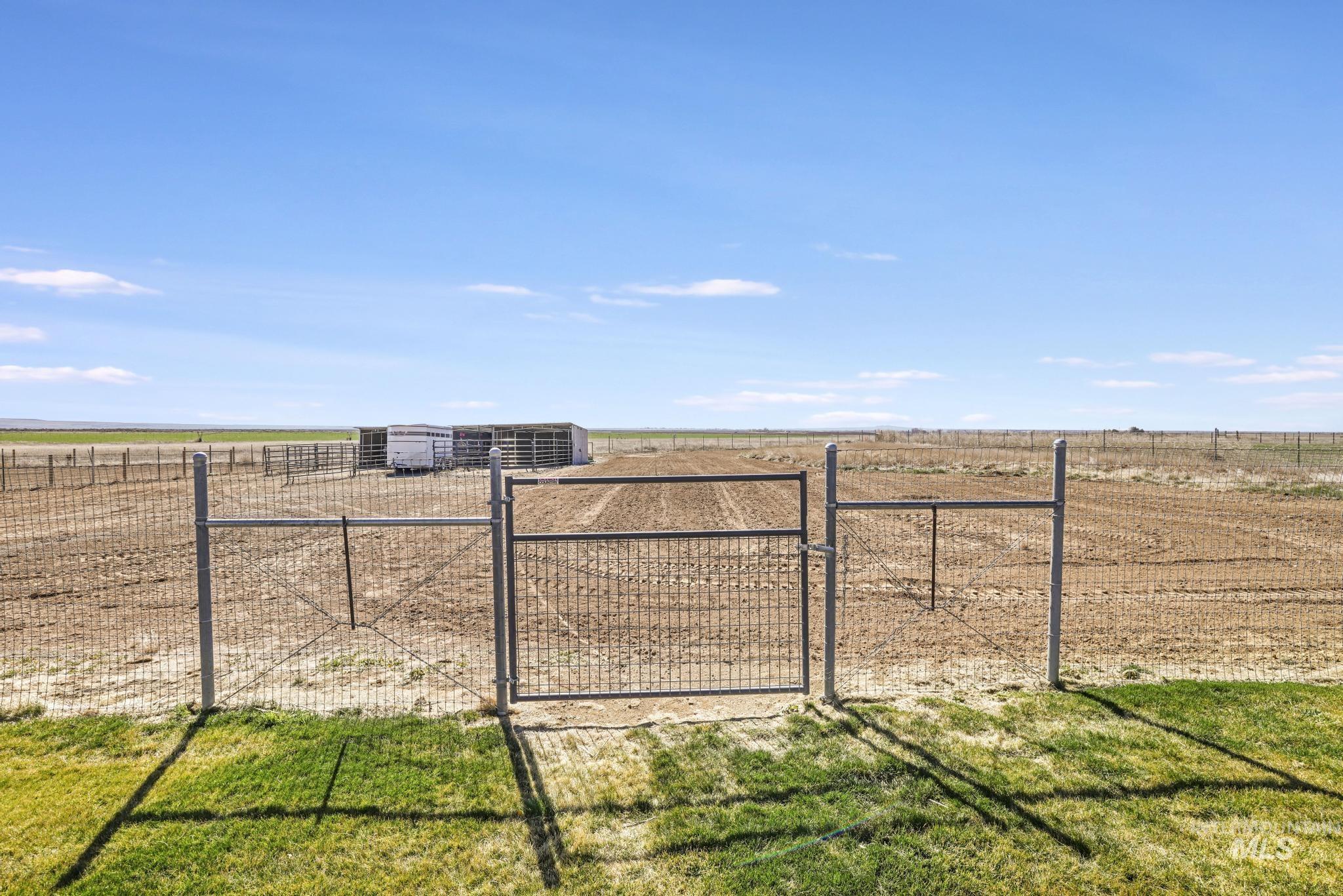 253 Mariposa Cir, Shoshone, Idaho 83352, 3 Bedrooms, 2 Bathrooms, Residential For Sale, Price $449,990,MLS 98978883