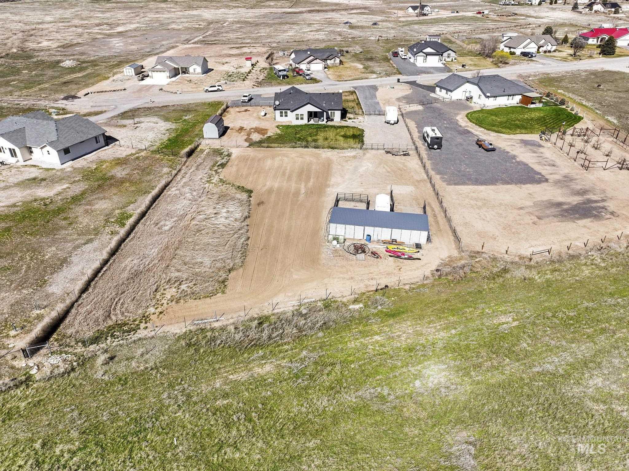 253 Mariposa Cir, Shoshone, Idaho 83352, 3 Bedrooms, 2 Bathrooms, Residential For Sale, Price $449,990,MLS 98978883