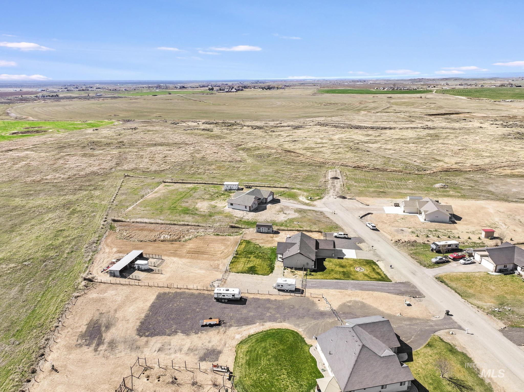 253 Mariposa Cir, Shoshone, Idaho 83352, 3 Bedrooms, 2 Bathrooms, Residential For Sale, Price $449,990,MLS 98978883