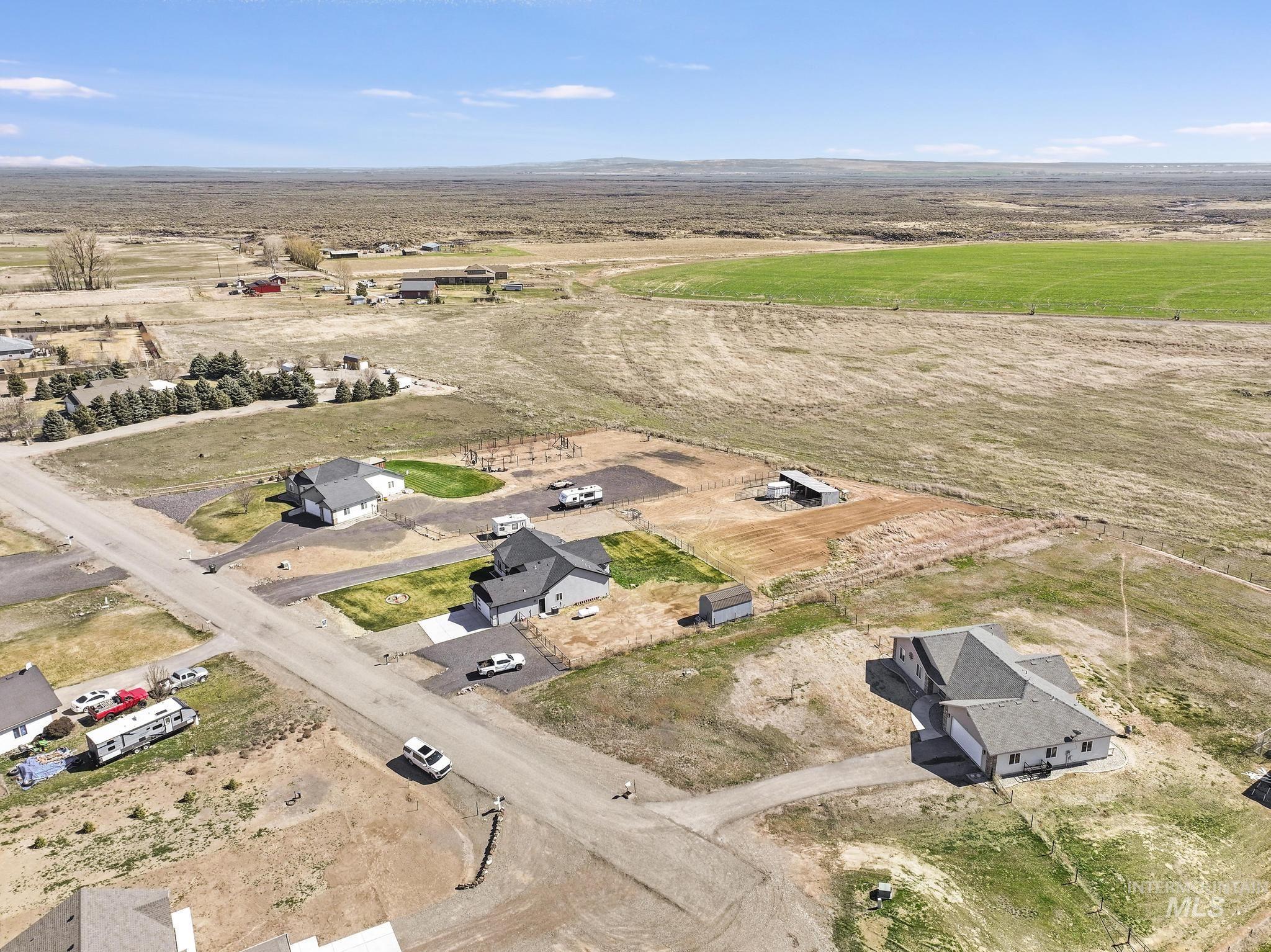 253 Mariposa Cir, Shoshone, Idaho 83352, 3 Bedrooms, 2 Bathrooms, Residential For Sale, Price $449,990,MLS 98978883