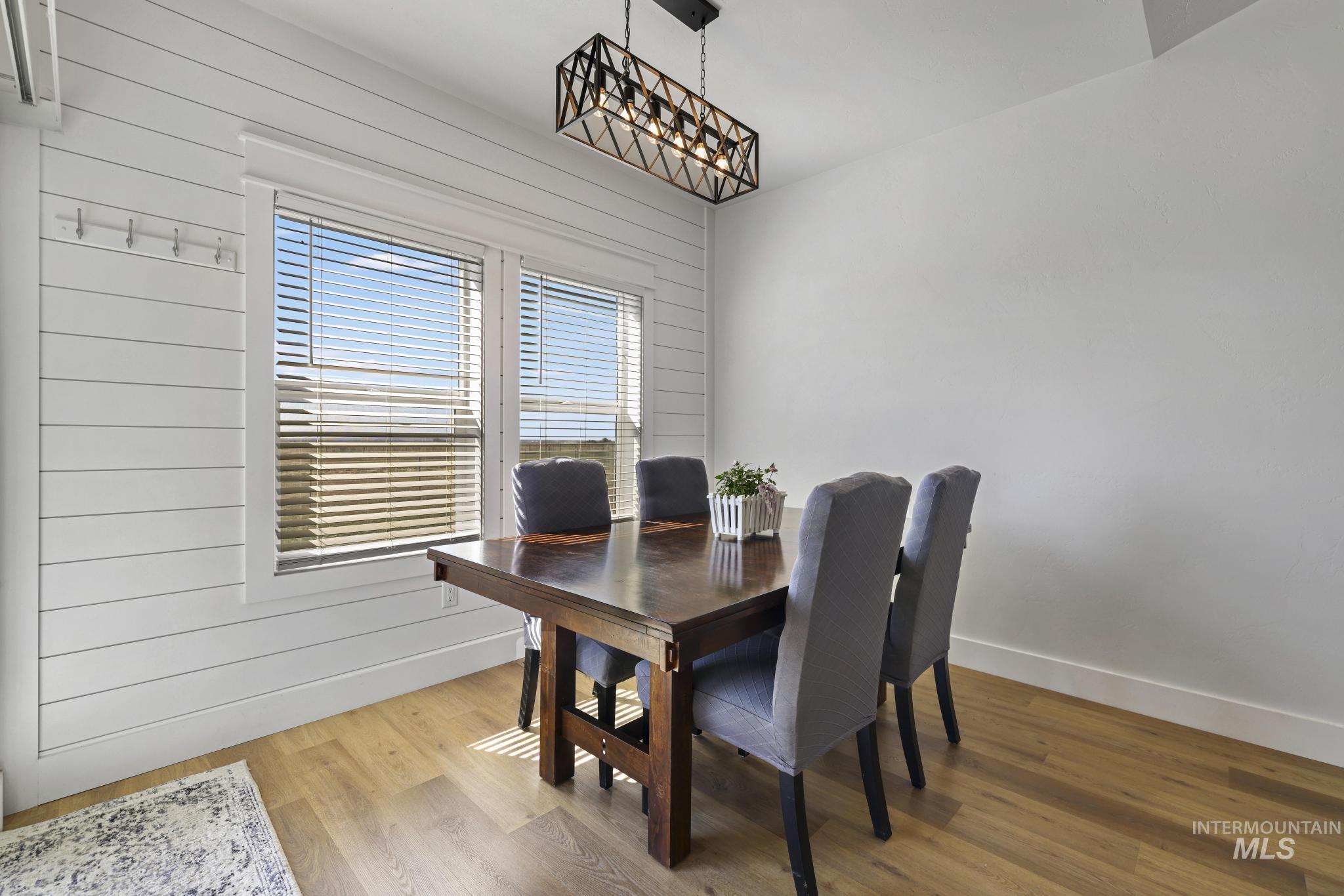 253 Mariposa Cir, Shoshone, Idaho 83352, 3 Bedrooms, 2 Bathrooms, Residential For Sale, Price $449,990,MLS 98978883