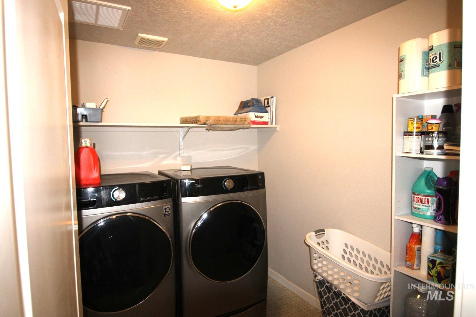 3547 S Trail Ridge Ave, Nampa, Idaho 83686, 4 Bedrooms, 2 Bathrooms, Residential For Sale, Price $439,000,MLS 98978885