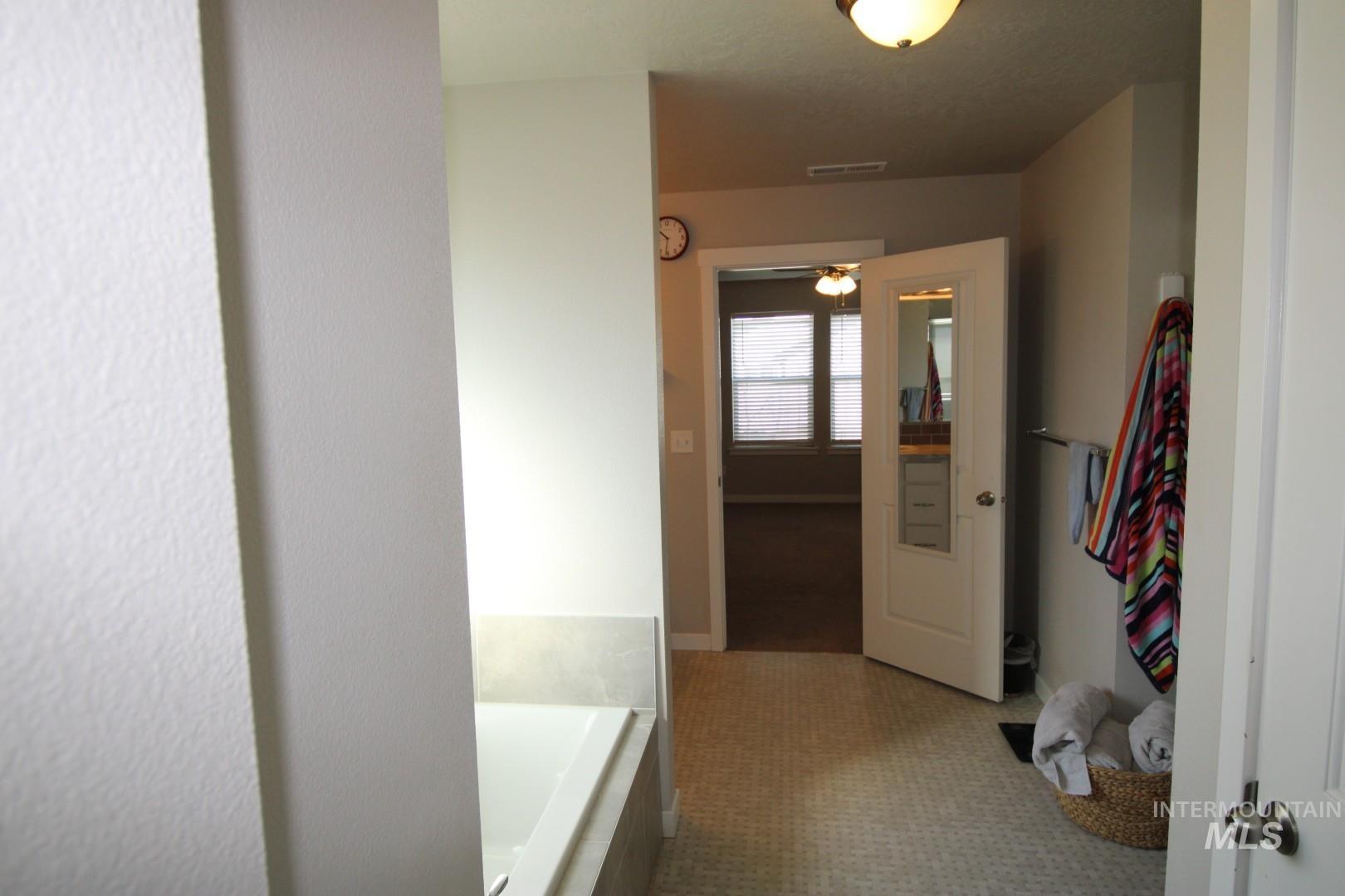 3547 S Trail Ridge Ave, Nampa, Idaho 83686, 4 Bedrooms, 2 Bathrooms, Residential For Sale, Price $439,000,MLS 98978885