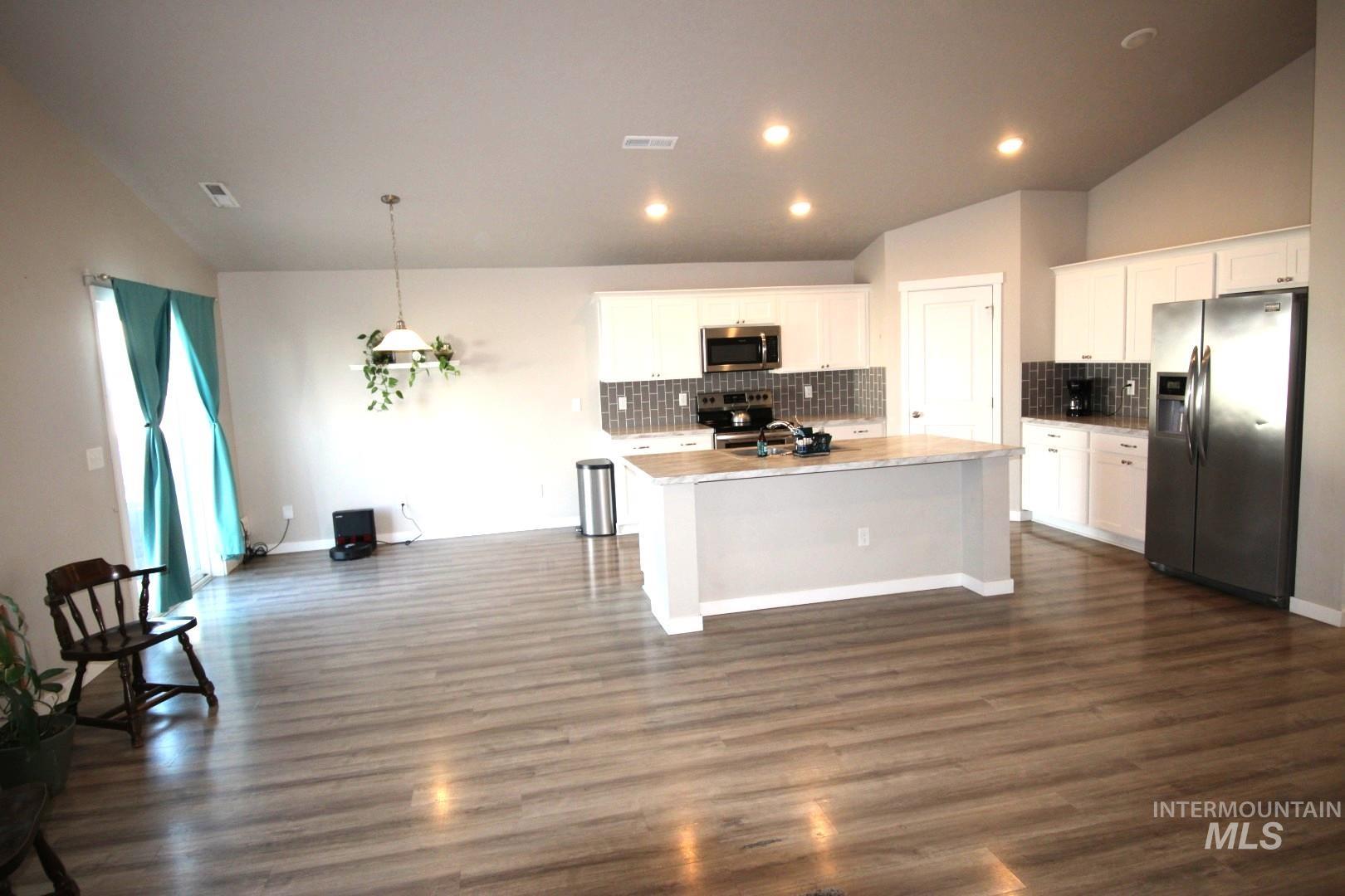 3547 S Trail Ridge Ave, Nampa, Idaho 83686, 4 Bedrooms, 2 Bathrooms, Residential For Sale, Price $439,000,MLS 98978885