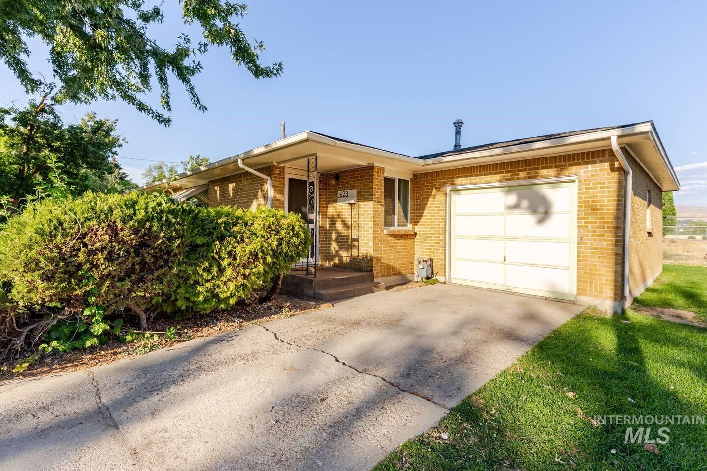 1621 / 1623 W Olympia Dr, Boise, Idaho 83705, 2 Bedrooms, 1 Bathroom, Residential Income For Sale, Price $599,900,MLS 98978886