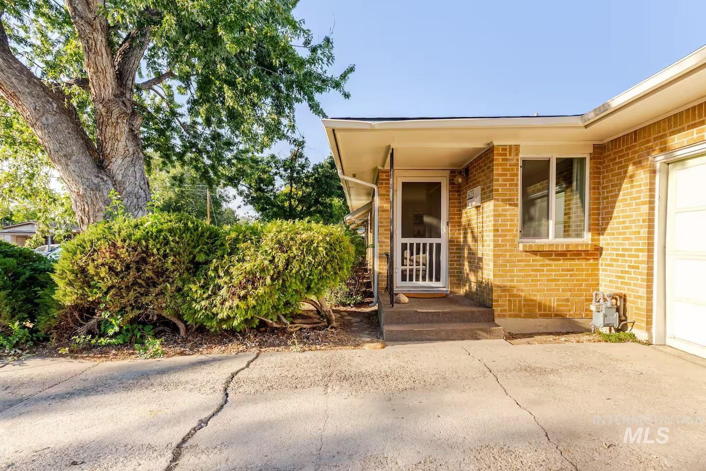 1621 / 1623 W Olympia Dr, Boise, Idaho 83705, 2 Bedrooms, 1 Bathroom, Residential Income For Sale, Price $599,900,MLS 98978886