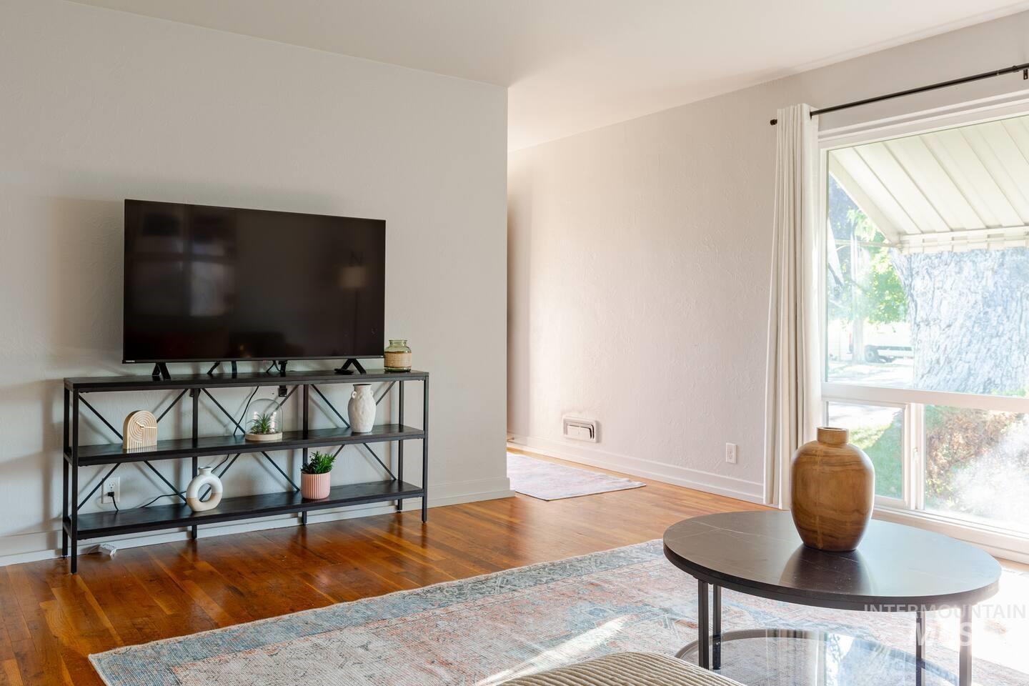 1621 / 1623 W Olympia Dr, Boise, Idaho 83705, 2 Bedrooms, 1 Bathroom, Residential Income For Sale, Price $599,900,MLS 98978886