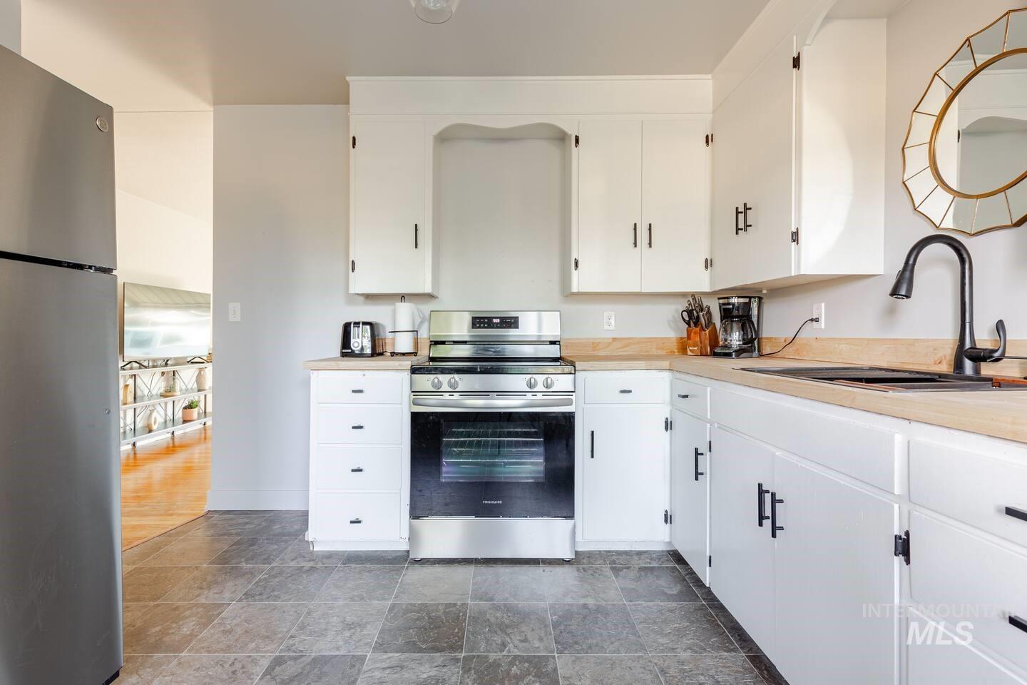 1621 / 1623 W Olympia Dr, Boise, Idaho 83705, 2 Bedrooms, 1 Bathroom, Residential Income For Sale, Price $599,900,MLS 98978886