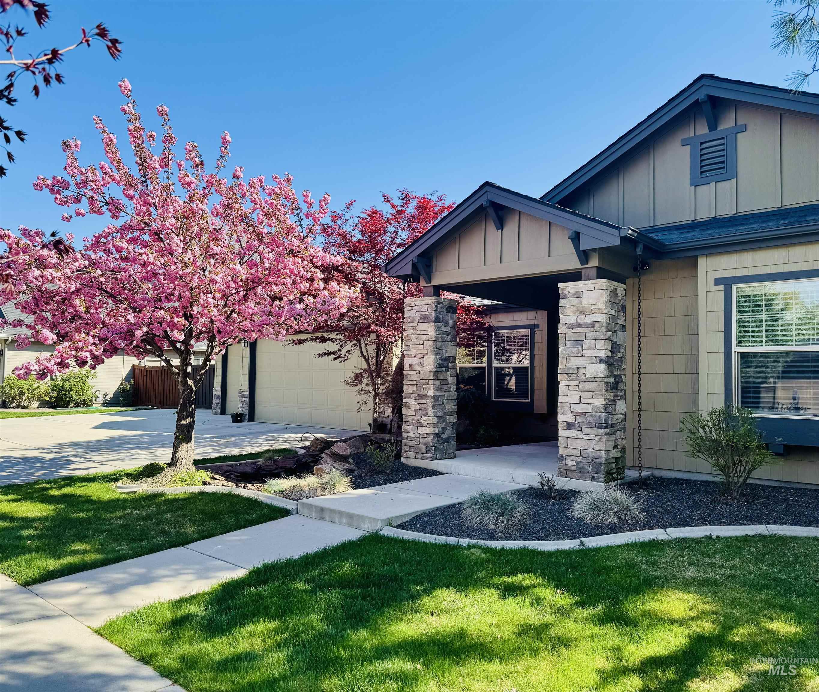 843 E Bonita Canyon, Meridian, Idaho 83646, 4 Bedrooms, 2 Bathrooms, Residential For Sale, Price $729,900,MLS 98978891