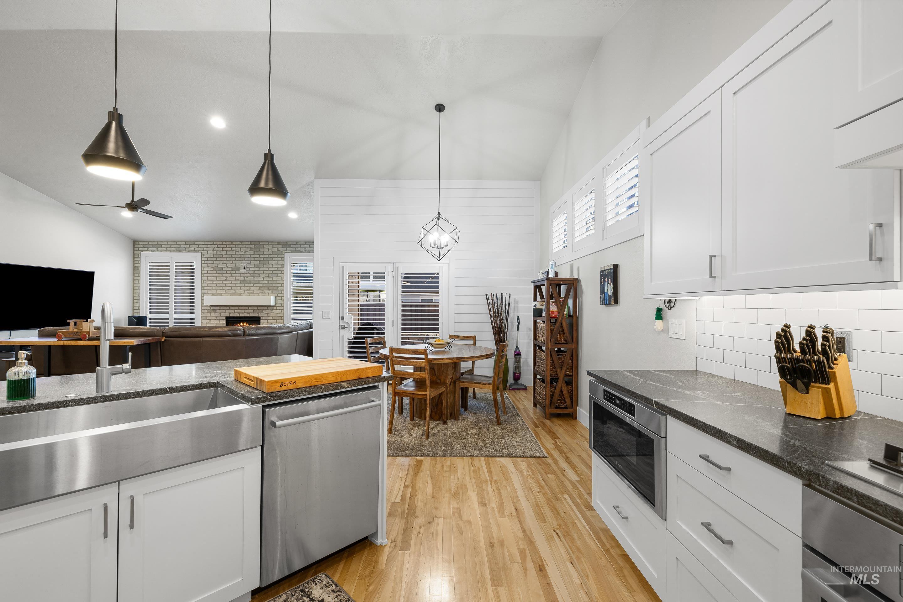 843 E Bonita Canyon, Meridian, Idaho 83646, 4 Bedrooms, 2 Bathrooms, Residential For Sale, Price $749,000, 98978891