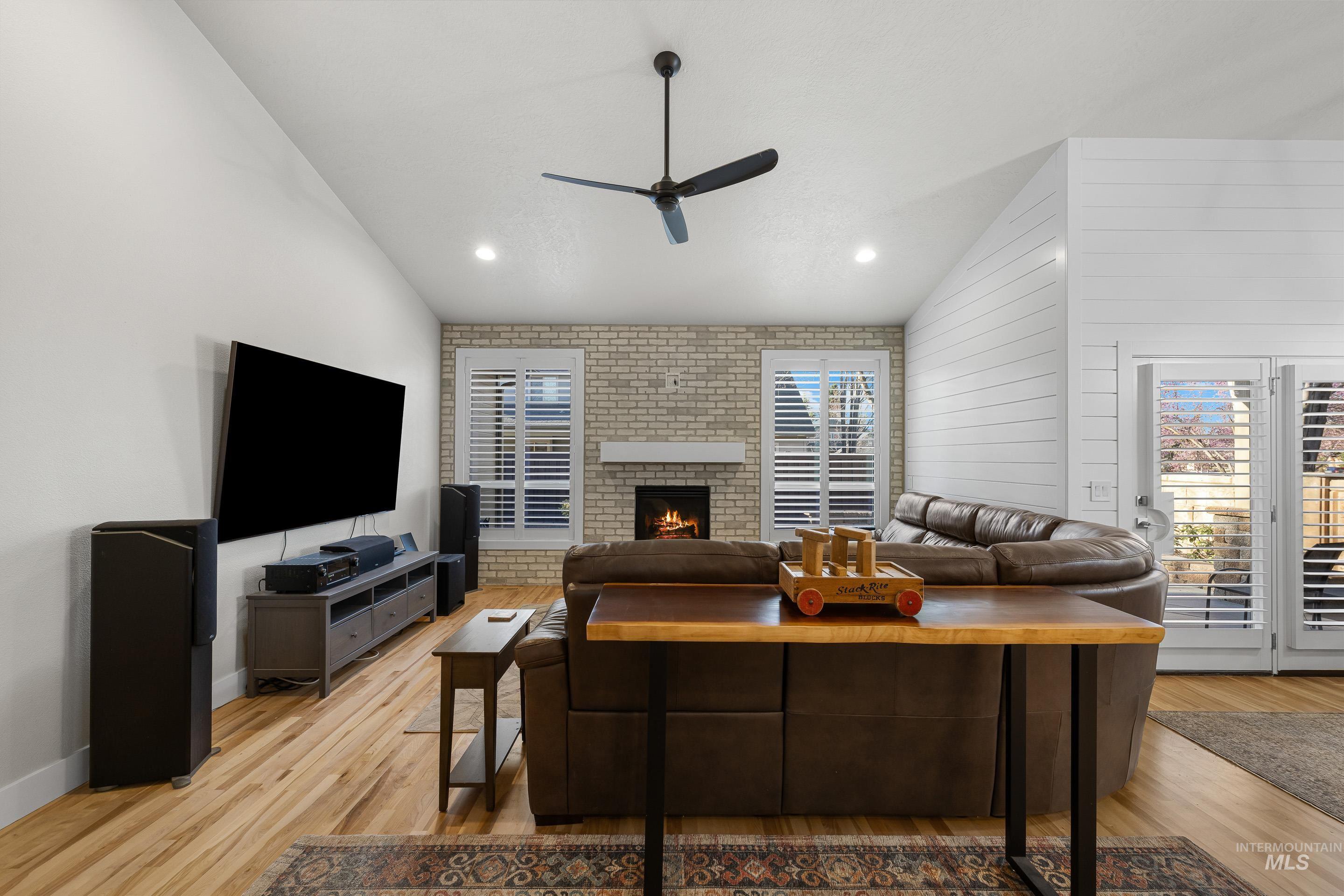 843 E Bonita Canyon, Meridian, Idaho 83646, 4 Bedrooms, 2 Bathrooms, Residential For Sale, Price $749,000, 98978891