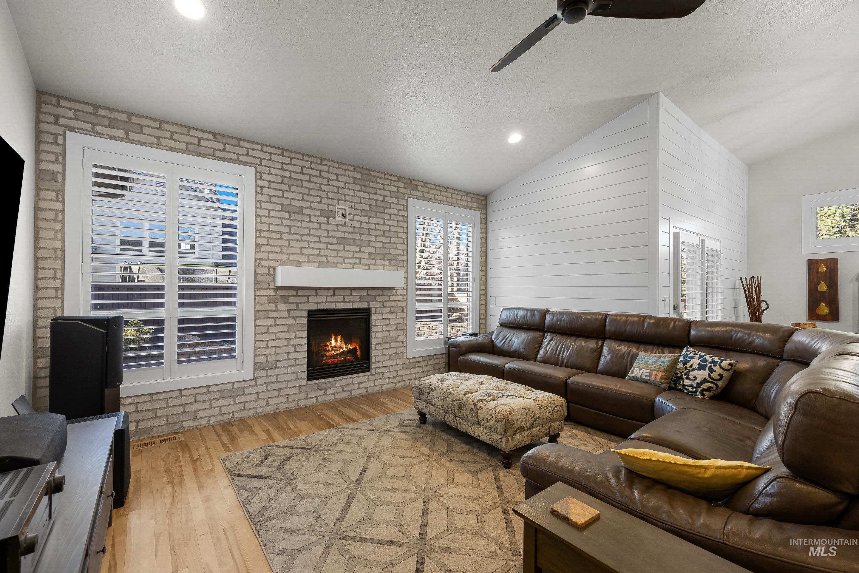 843 E Bonita Canyon, Meridian, Idaho 83646, 4 Bedrooms, 2 Bathrooms, Residential For Sale, Price $749,000, 98978891