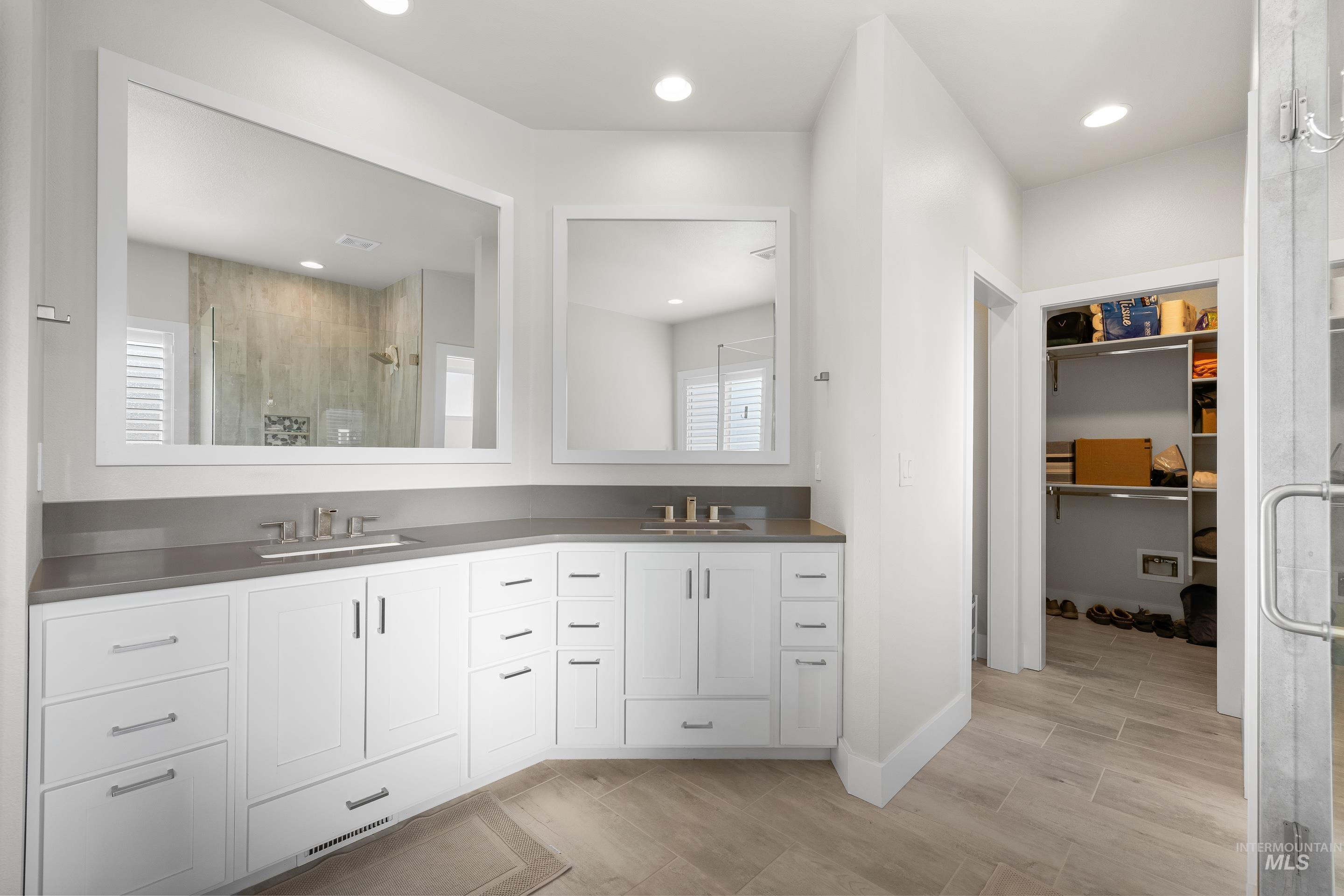 843 E Bonita Canyon, Meridian, Idaho 83646, 4 Bedrooms, 2 Bathrooms, Residential For Sale, Price $749,000, 98978891