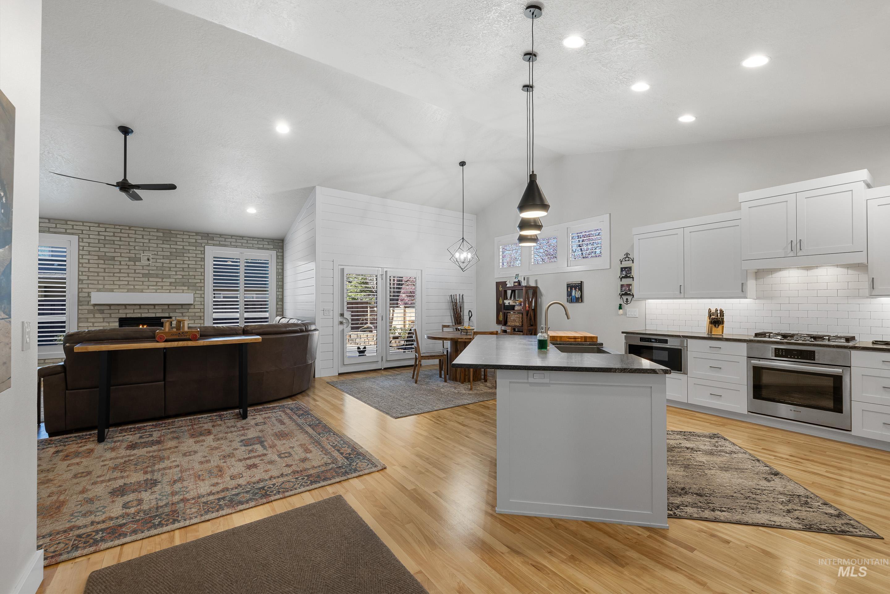 843 E Bonita Canyon, Meridian, Idaho 83646, 4 Bedrooms, 2 Bathrooms, Residential For Sale, Price $749,000, 98978891