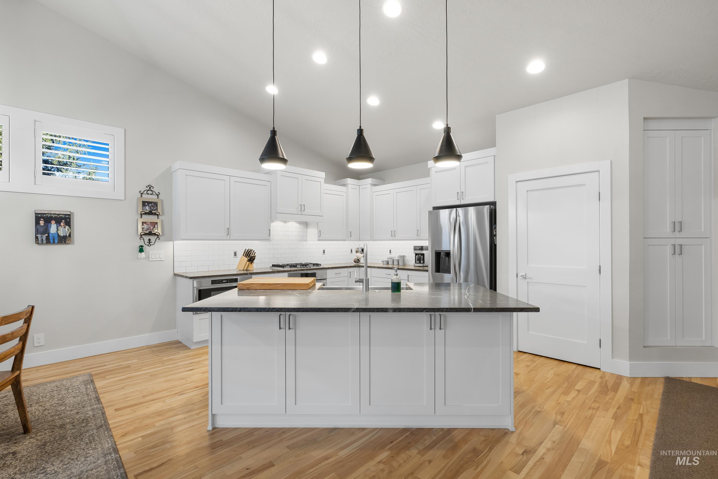 843 E Bonita Canyon, Meridian, Idaho 83646, 4 Bedrooms, 2 Bathrooms, Residential For Sale, Price $749,000, 98978891