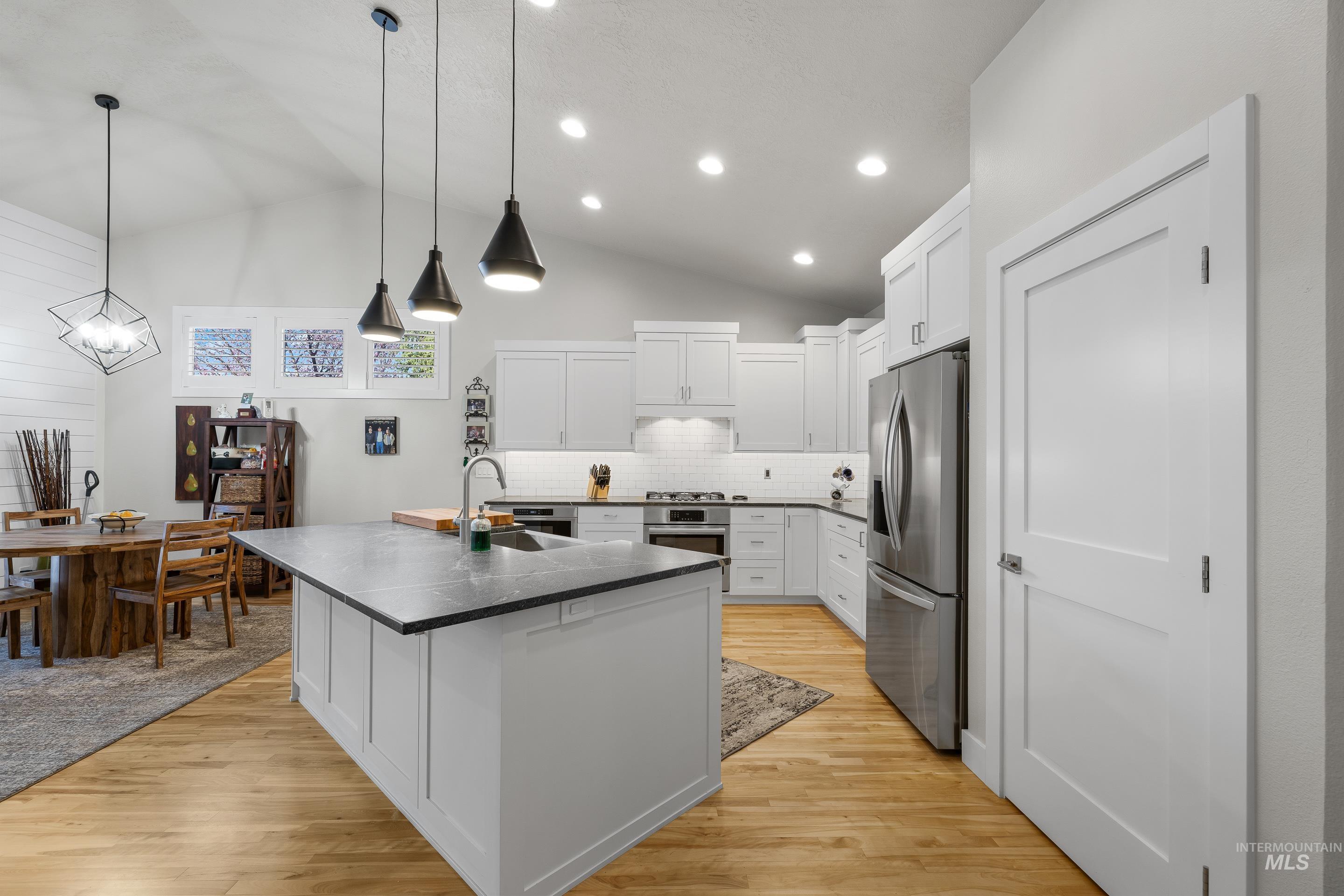 843 E Bonita Canyon, Meridian, Idaho 83646, 4 Bedrooms, 2 Bathrooms, Residential For Sale, Price $749,000, 98978891