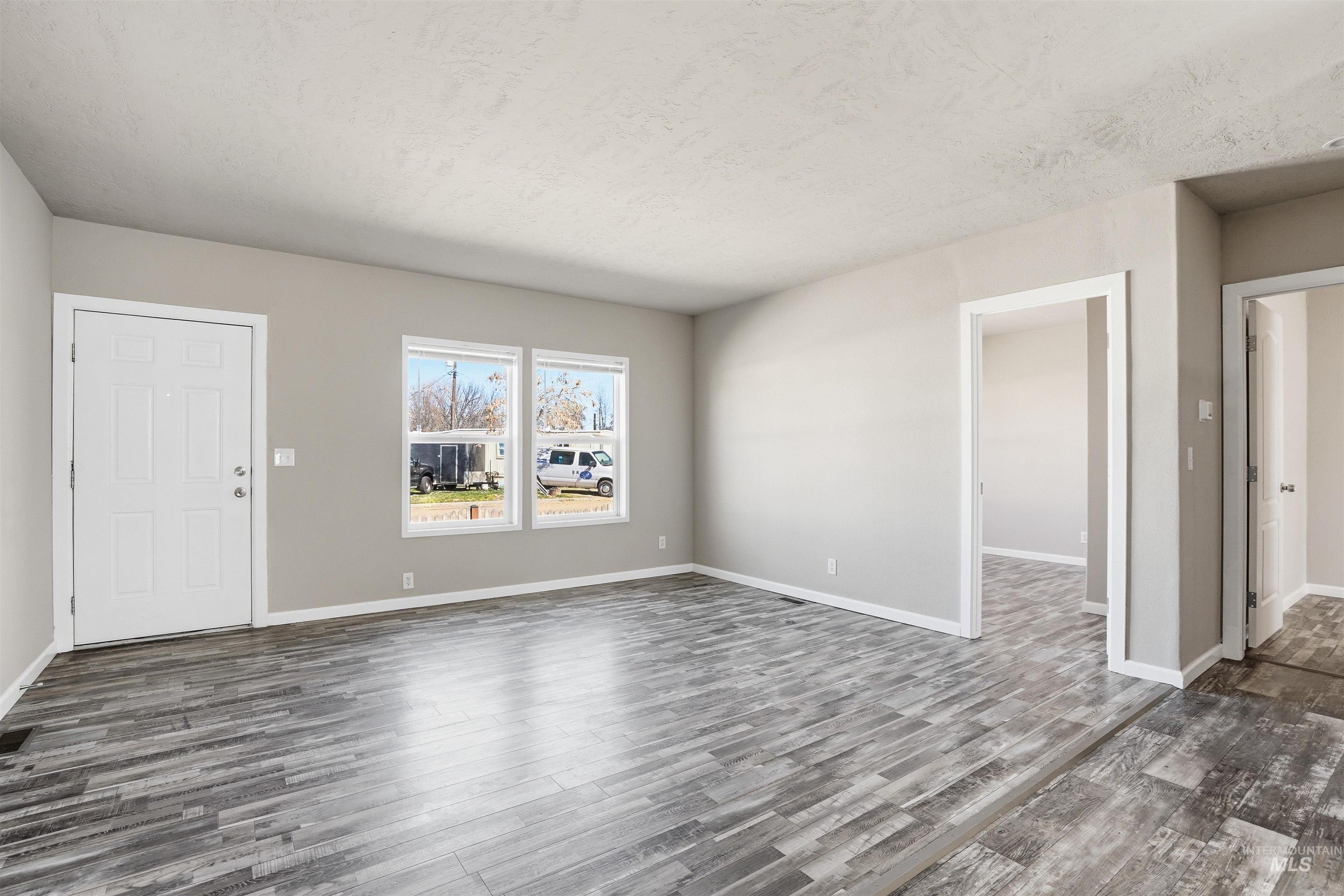 352 & 374 E E Idaho St, Middleton, Idaho 83644, 3 Bedrooms, 2 Bathrooms, Residential Income For Sale, Price $600,000,MLS 98978894