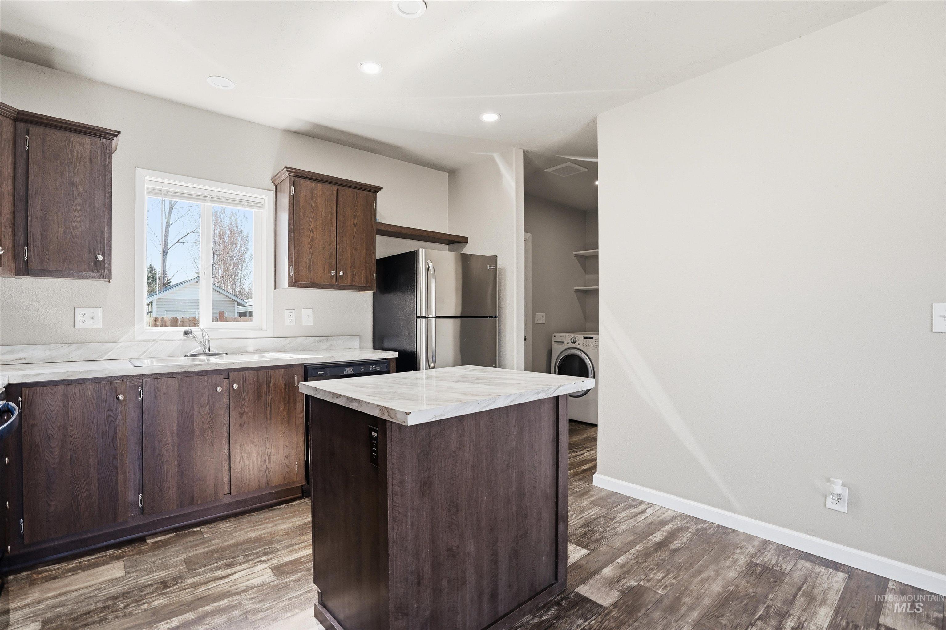 352 & 374 E E Idaho St, Middleton, Idaho 83644, 3 Bedrooms, 2 Bathrooms, Residential Income For Sale, Price $600,000,MLS 98978894