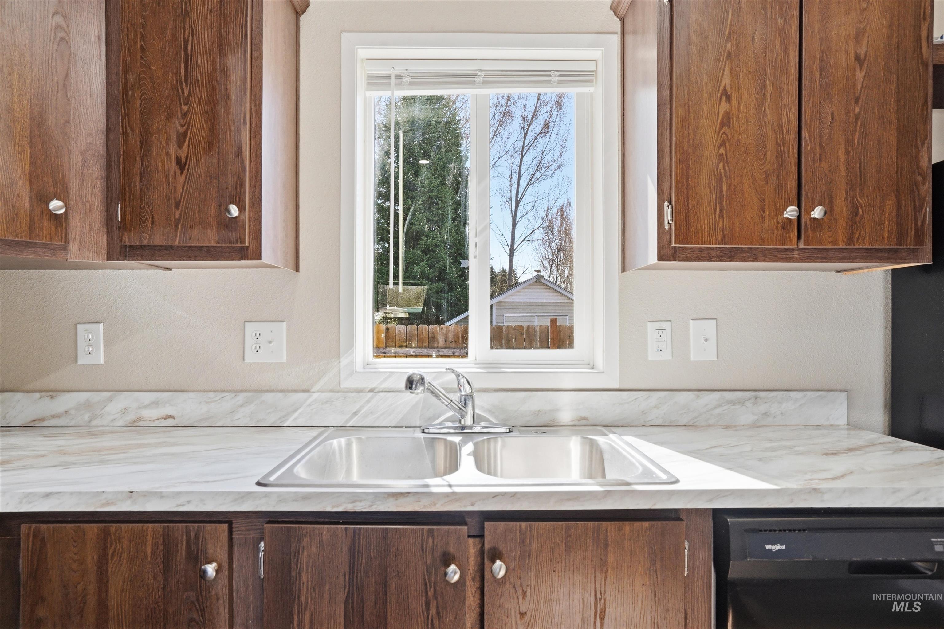 352 & 374 E E Idaho St, Middleton, Idaho 83644, 3 Bedrooms, 2 Bathrooms, Residential Income For Sale, Price $600,000,MLS 98978894