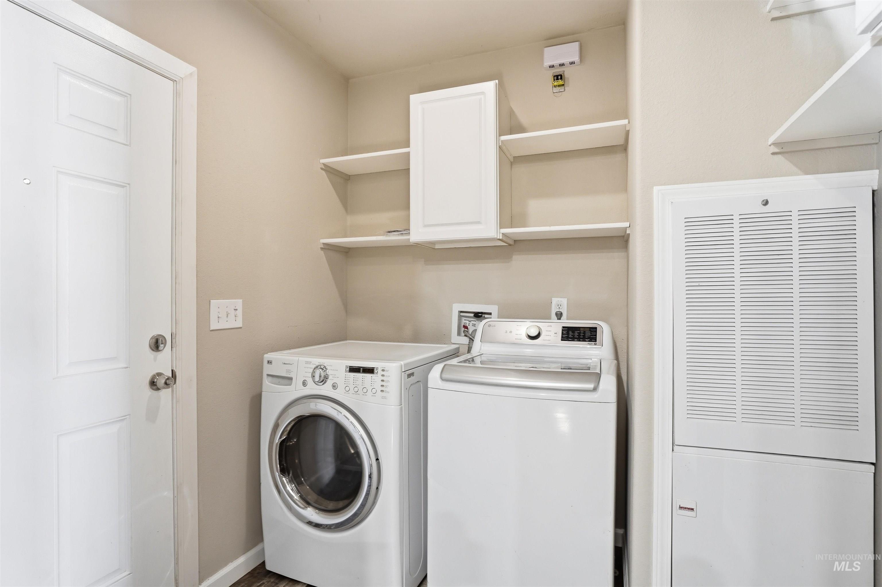 352 & 374 E E Idaho St, Middleton, Idaho 83644, 3 Bedrooms, 2 Bathrooms, Residential Income For Sale, Price $600,000,MLS 98978894