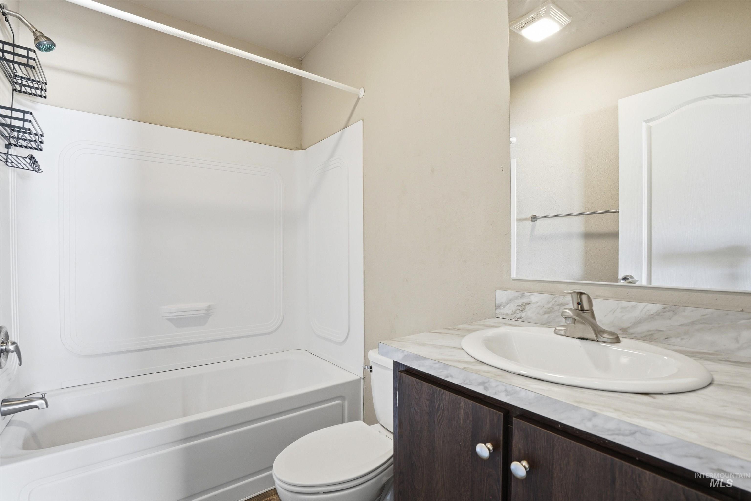 352 & 374 E E Idaho St, Middleton, Idaho 83644, 3 Bedrooms, 2 Bathrooms, Residential Income For Sale, Price $600,000,MLS 98978894