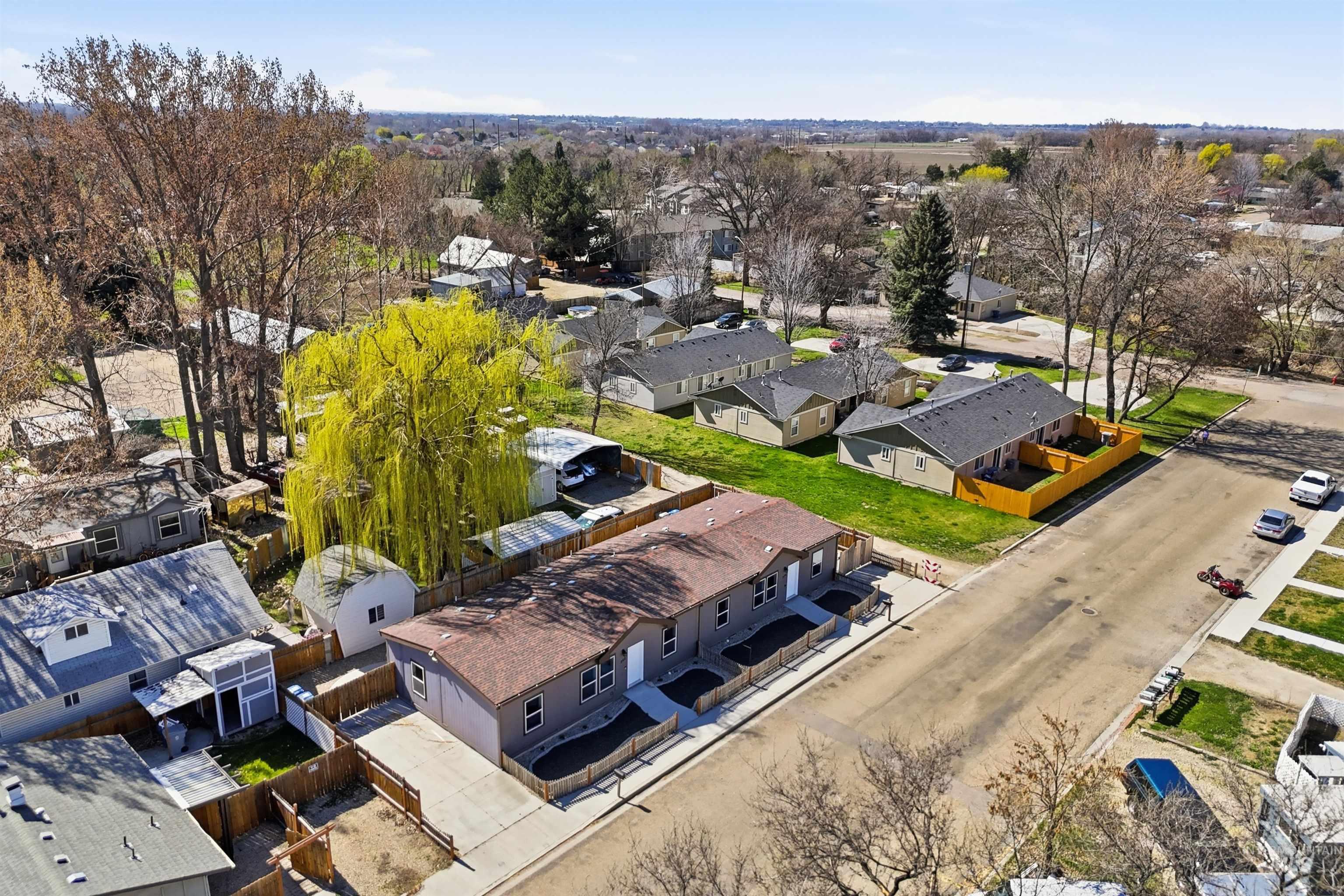 352 & 374 E E Idaho St, Middleton, Idaho 83644, 3 Bedrooms, 2 Bathrooms, Residential Income For Sale, Price $600,000,MLS 98978894