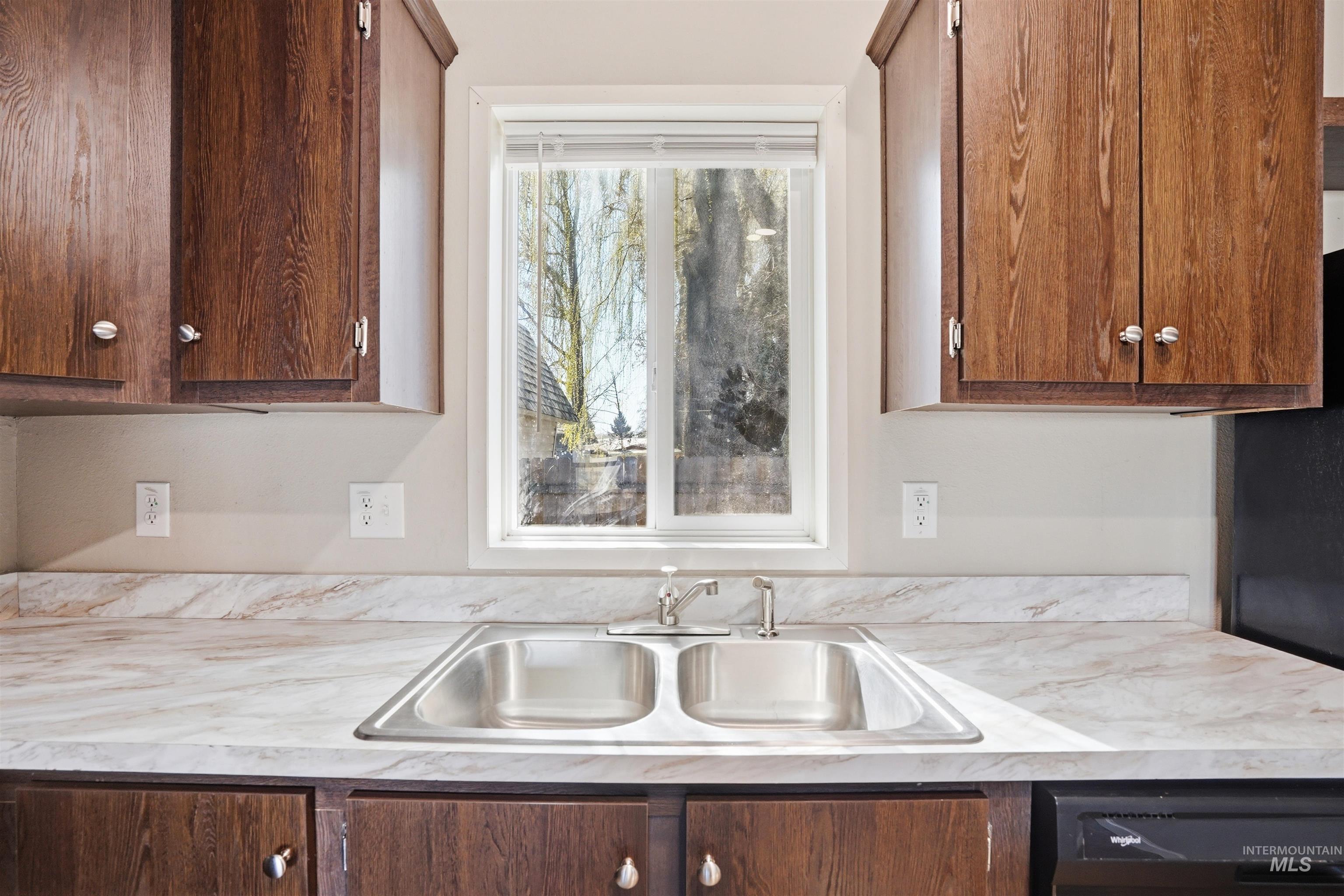 352 & 374 E E Idaho St, Middleton, Idaho 83644, 3 Bedrooms, 2 Bathrooms, Residential Income For Sale, Price $600,000,MLS 98978894