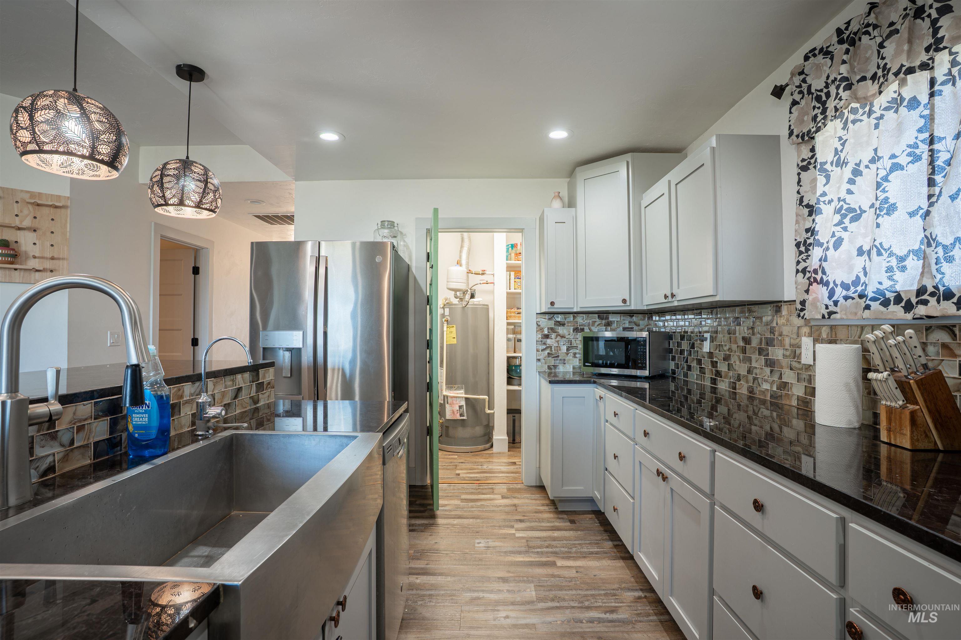 546 Arrowhead Circle, Jerome, Idaho 83338, 3 Bedrooms, 2 Bathrooms, Residential For Sale, Price $550,000,MLS 98978896