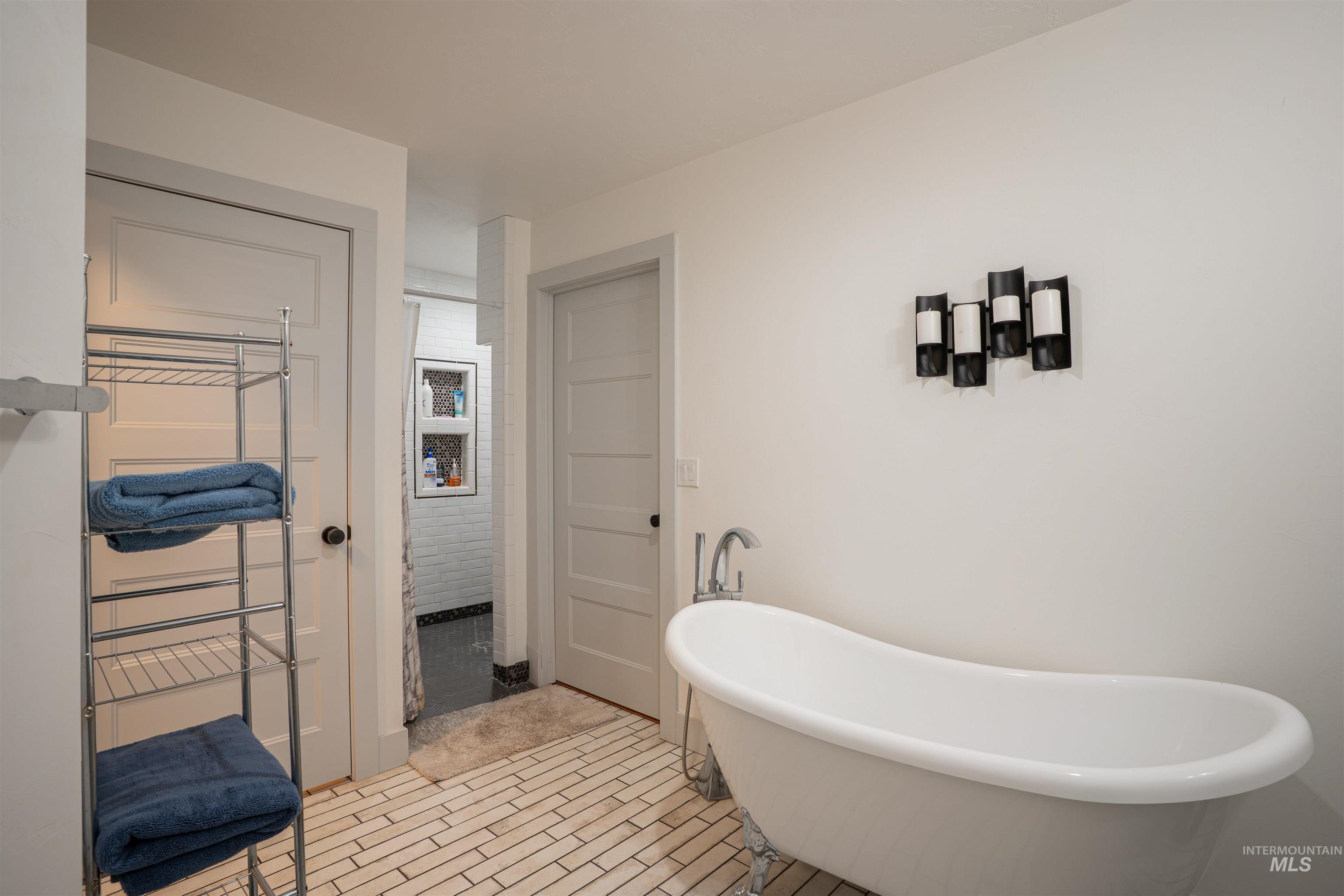 546 Arrowhead Circle, Jerome, Idaho 83338, 3 Bedrooms, 2 Bathrooms, Residential For Sale, Price $550,000,MLS 98978896