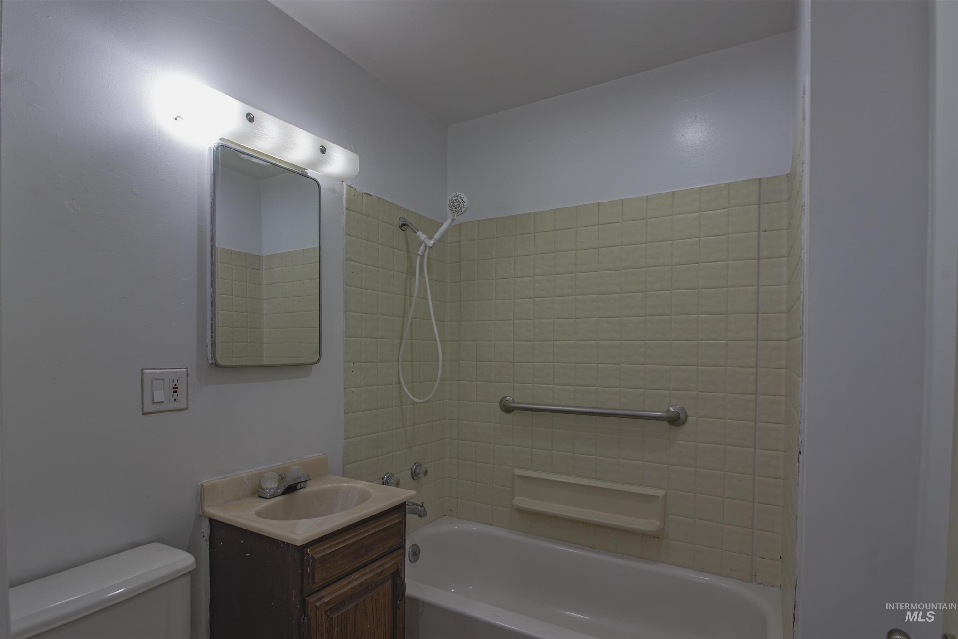 112 NW 8th Street, Ontario, Oregon 97914, 3 Bedrooms, 1 Bathroom, Residential For Sale, Price $224,900,MLS 98978897