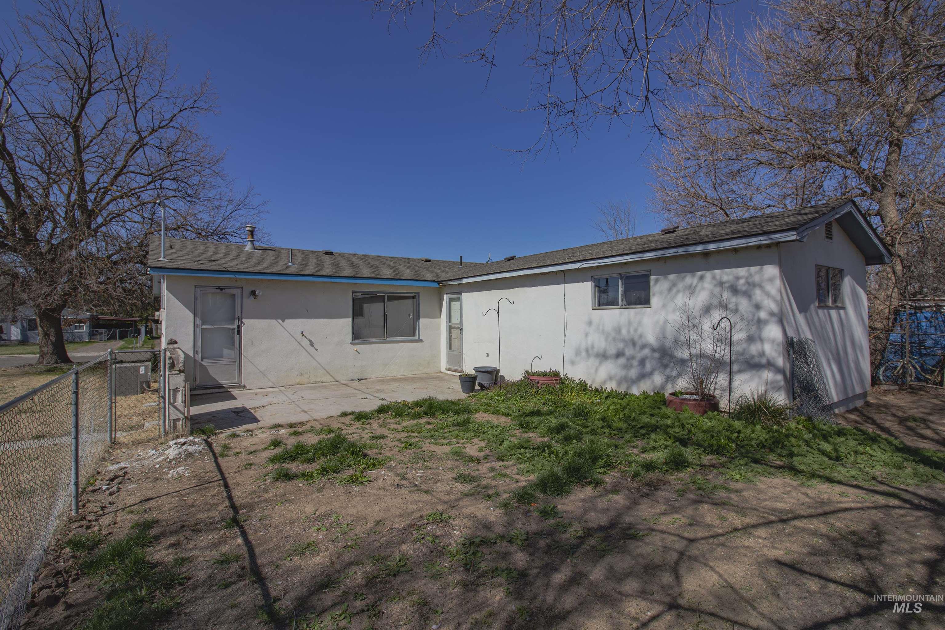 112 NW 8th Street, Ontario, Oregon 97914, 3 Bedrooms, 1 Bathroom, Residential For Sale, Price $224,900,MLS 98978897