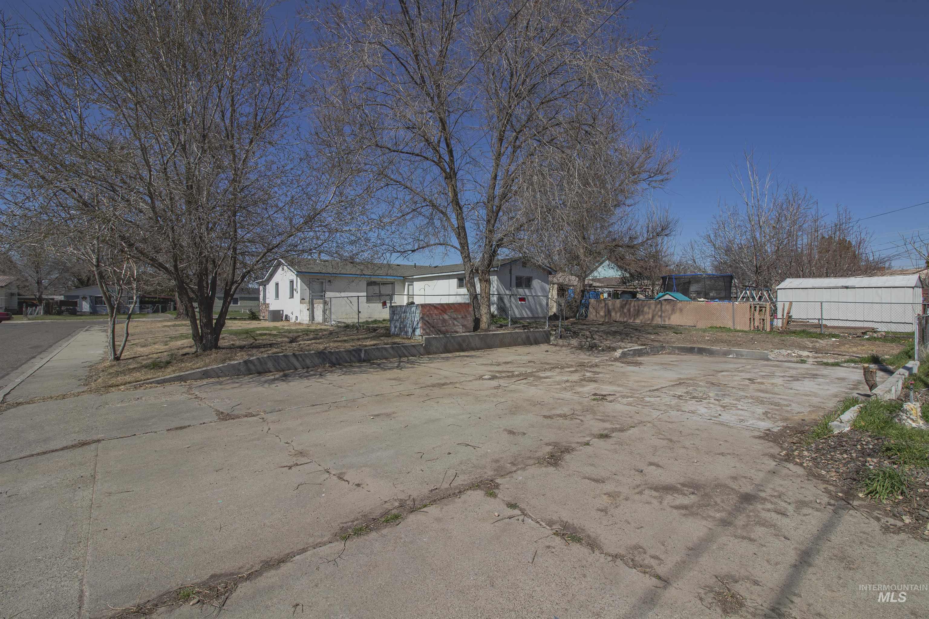 112 NW 8th Street, Ontario, Oregon 97914, 3 Bedrooms, 1 Bathroom, Residential For Sale, Price $224,900,MLS 98978897