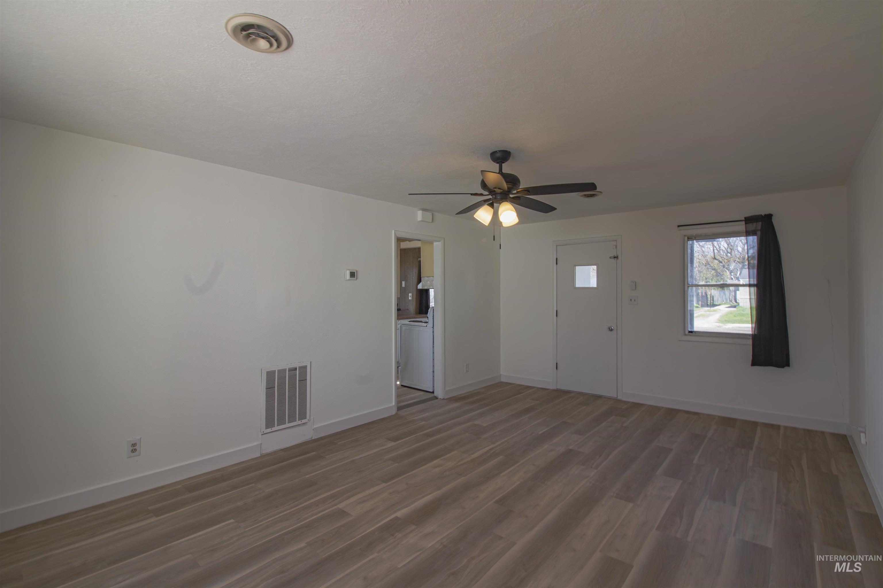 112 NW 8th Street, Ontario, Oregon 97914, 3 Bedrooms, 1 Bathroom, Residential For Sale, Price $224,900,MLS 98978897