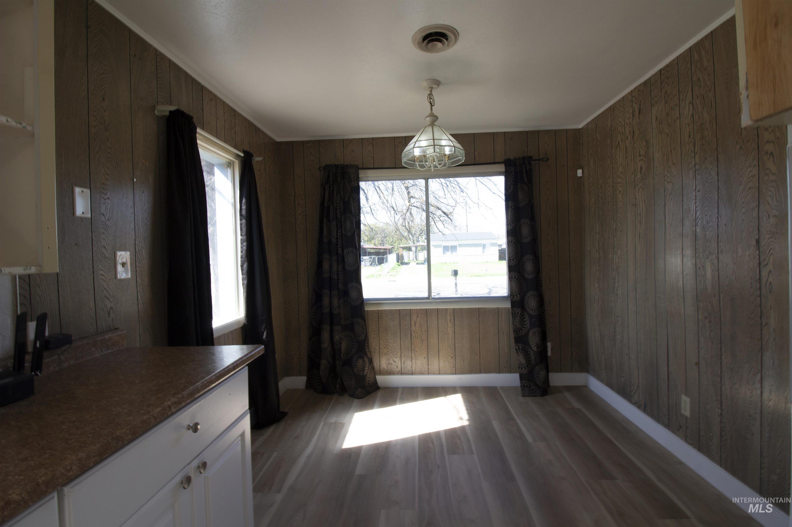 112 NW 8th Street, Ontario, Oregon 97914, 3 Bedrooms, 1 Bathroom, Residential For Sale, Price $224,900,MLS 98978897