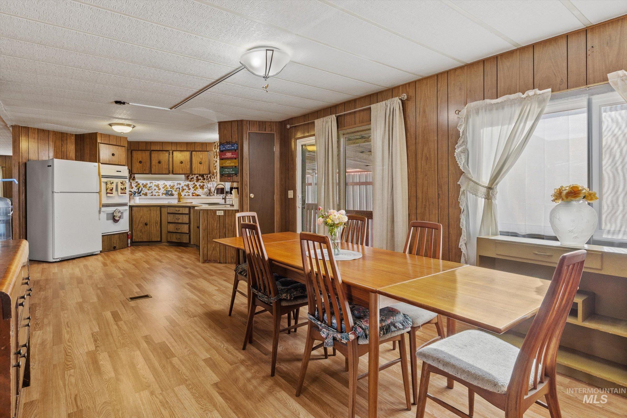 1715 W Flamingo, Nampa, Idaho 83651, 2 Bedrooms, 2 Bathrooms, Residential For Sale, Price $119,997,MLS 98978898