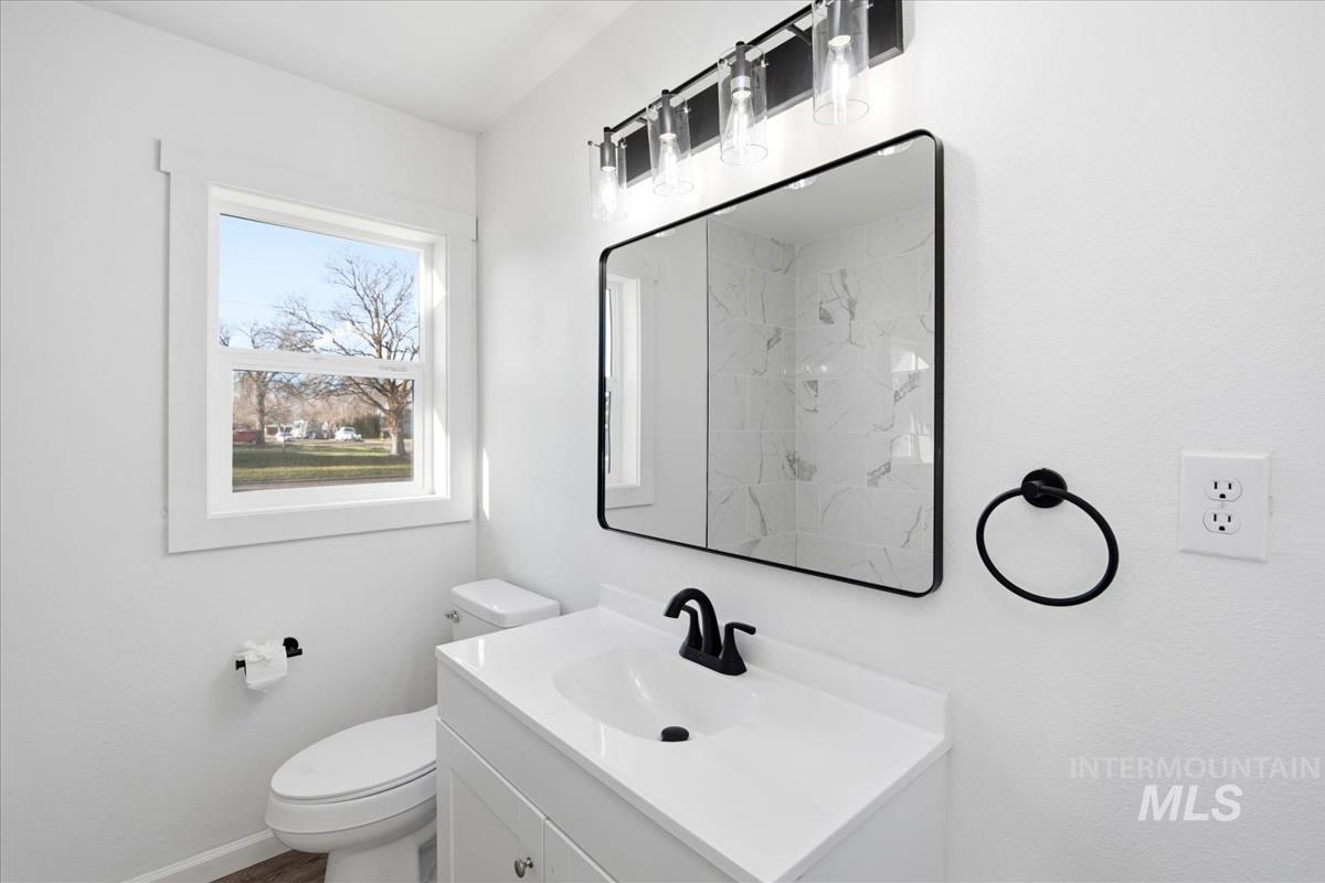 810 E 9Th N, Mountain Home, Idaho 83647, 3 Bedrooms, 1 Bathroom, Residential For Sale, Price $299,000,MLS 98978901