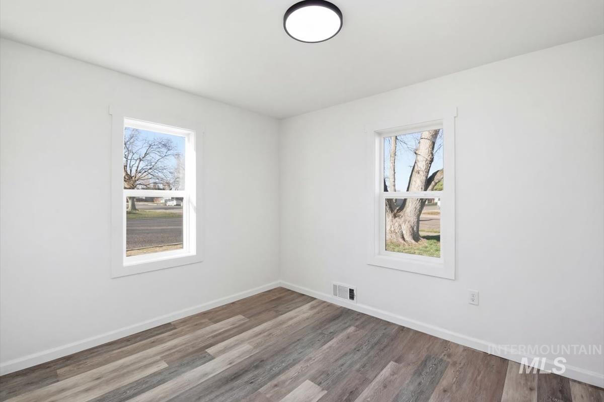 810 E 9Th N, Mountain Home, Idaho 83647, 3 Bedrooms, 1 Bathroom, Residential For Sale, Price $299,000,MLS 98978901