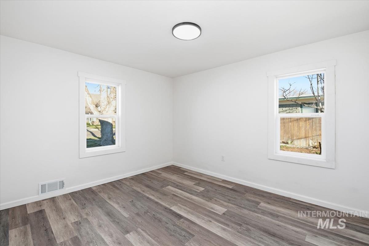 810 E 9Th N, Mountain Home, Idaho 83647, 3 Bedrooms, 1 Bathroom, Residential For Sale, Price $299,000,MLS 98978901