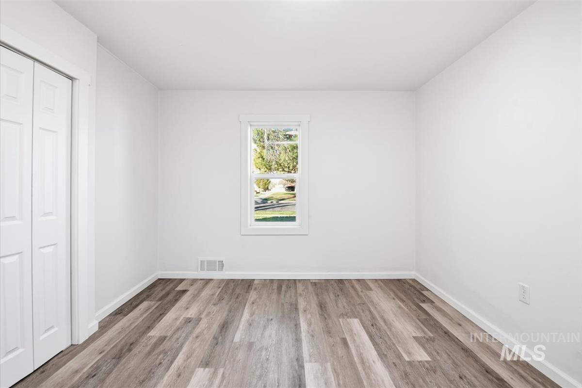 810 E 9Th N, Mountain Home, Idaho 83647, 3 Bedrooms, 1 Bathroom, Residential For Sale, Price $299,000,MLS 98978901